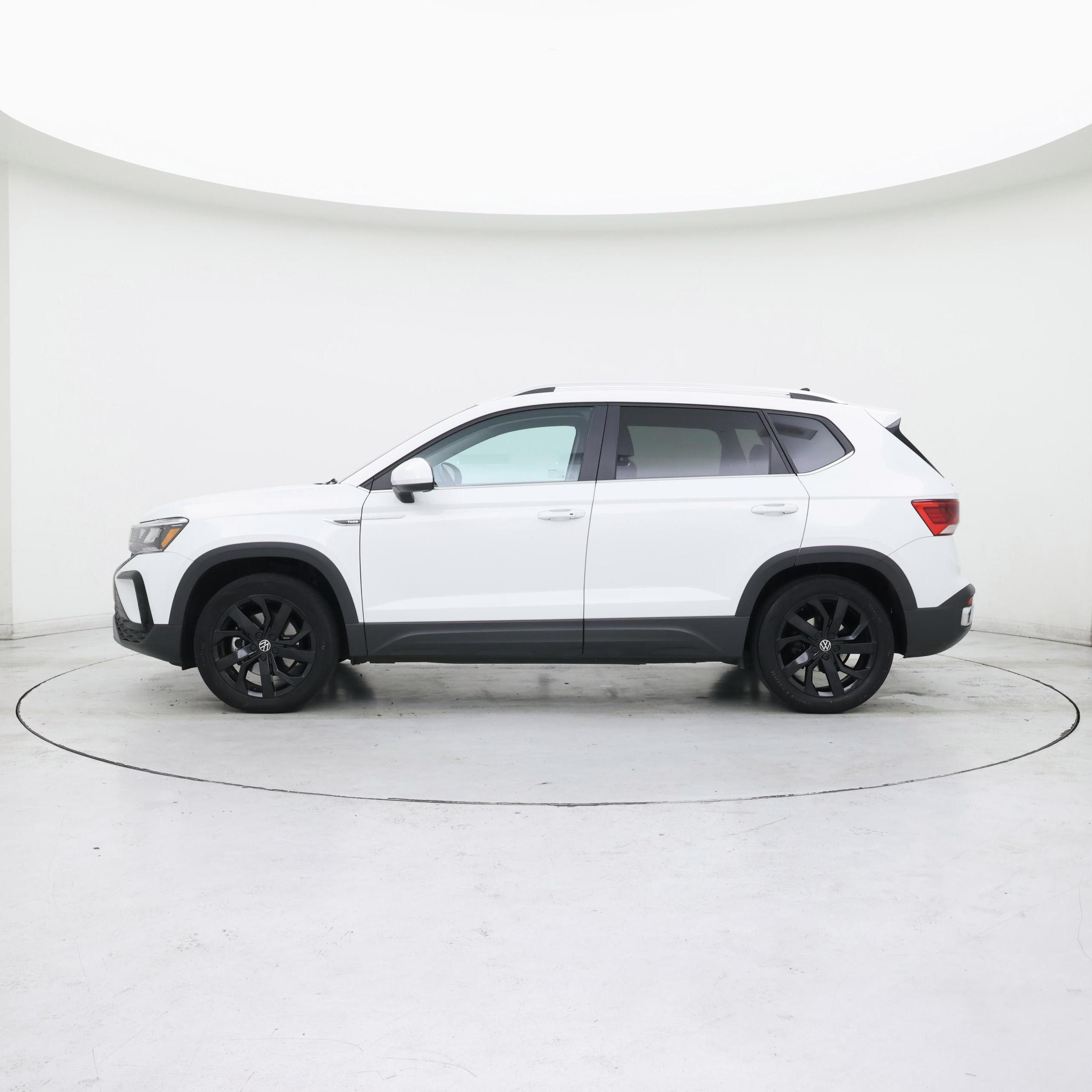 Thumbnail: 2023 Volkswagen Taos - 3