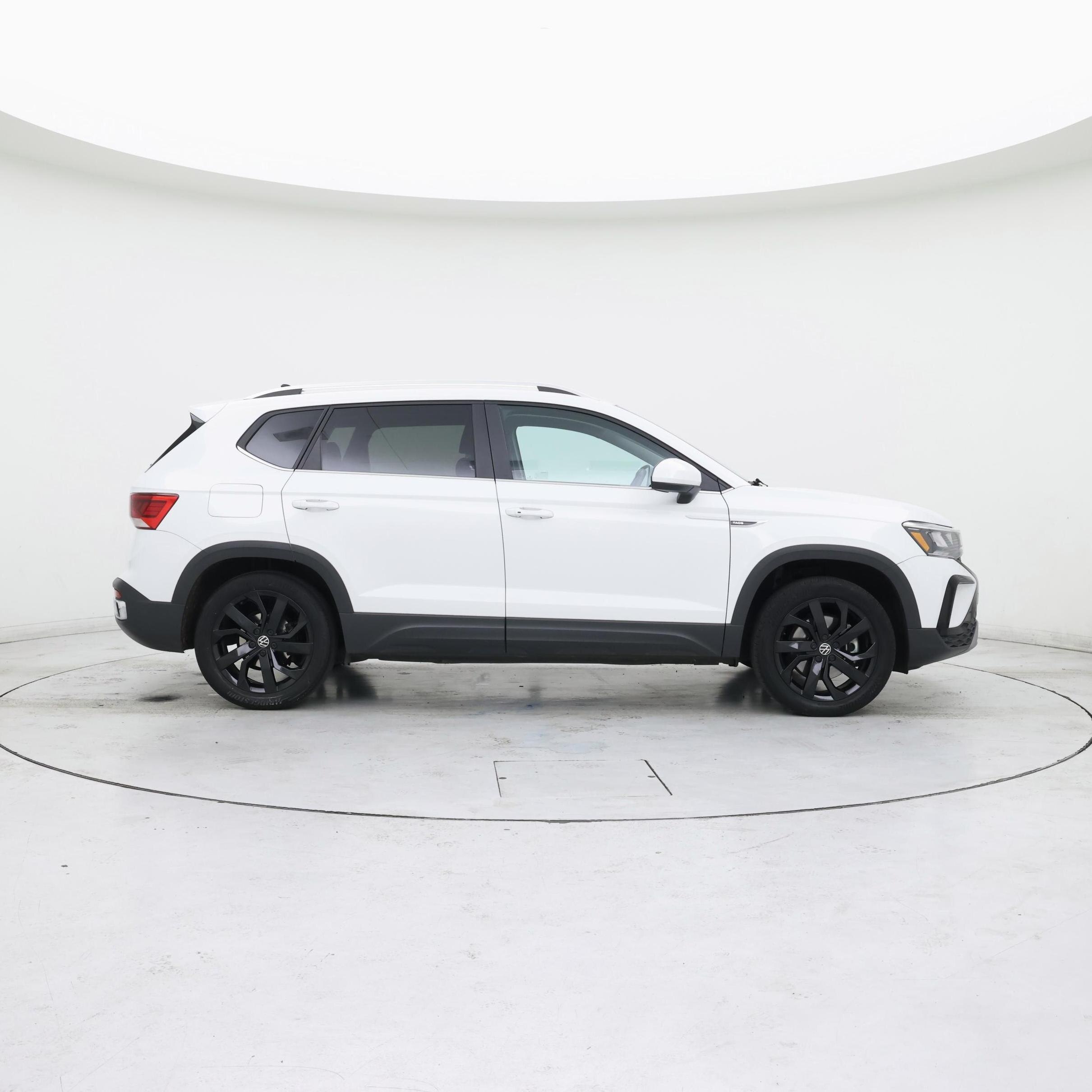 Thumbnail: 2023 Volkswagen Taos - 7