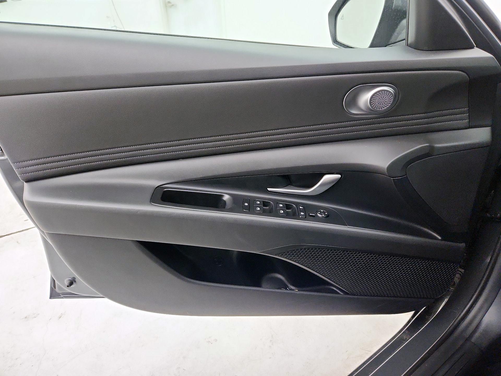 Thumbnail: 2025 Hyundai Elantra - 12