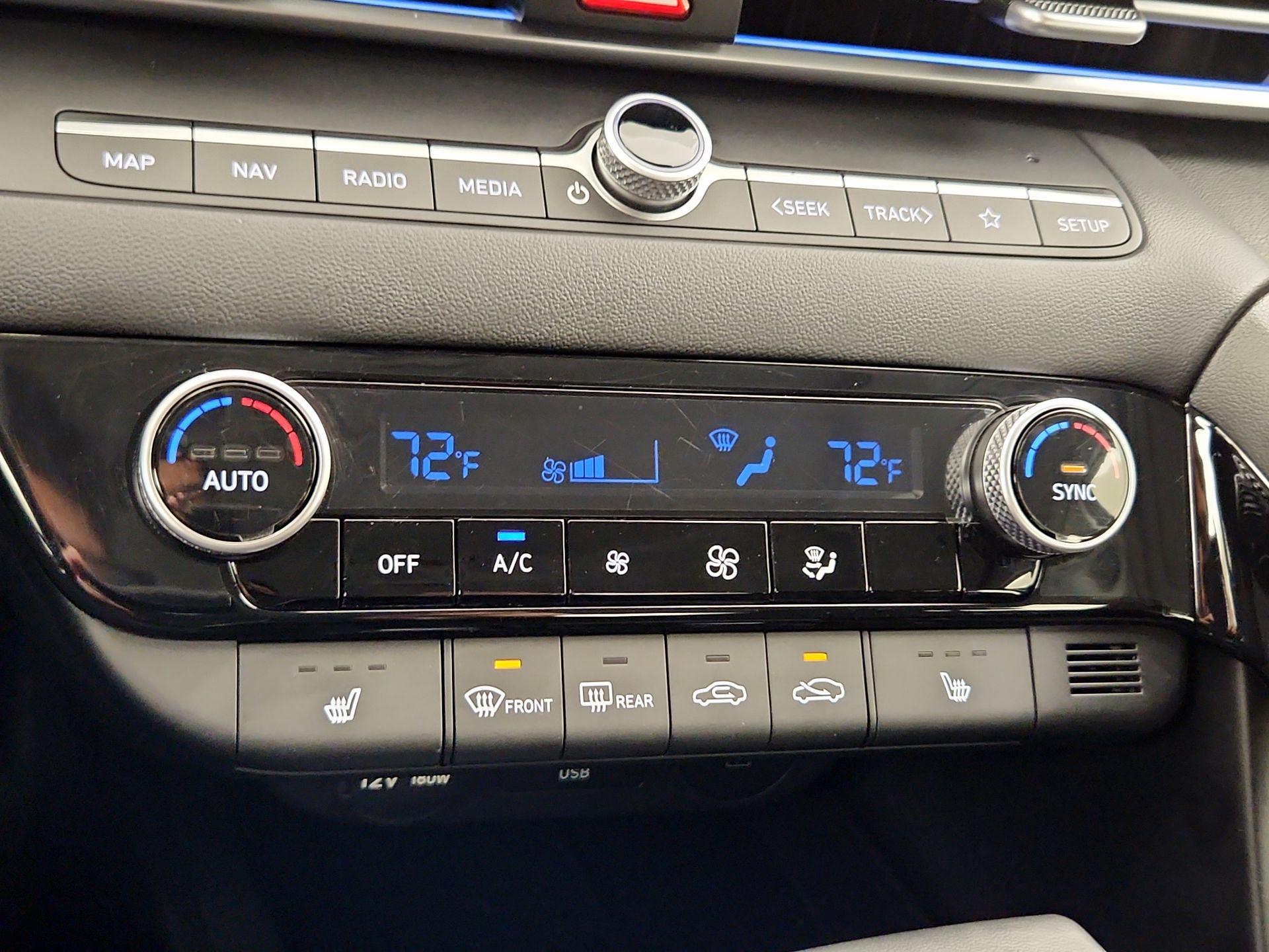 Thumbnail: 2025 Hyundai Elantra - 17