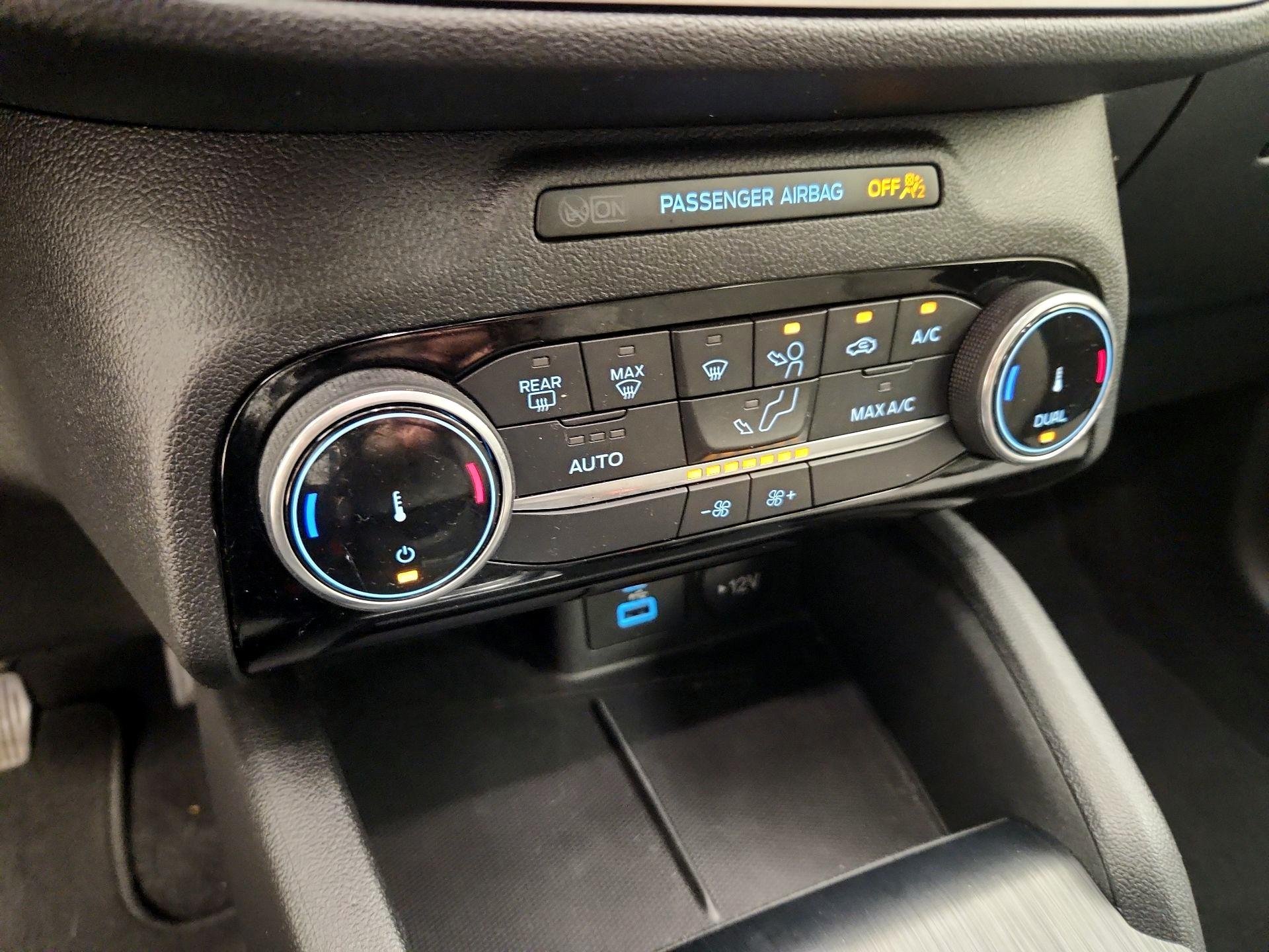 Thumbnail: 2022 Ford Escape - 16