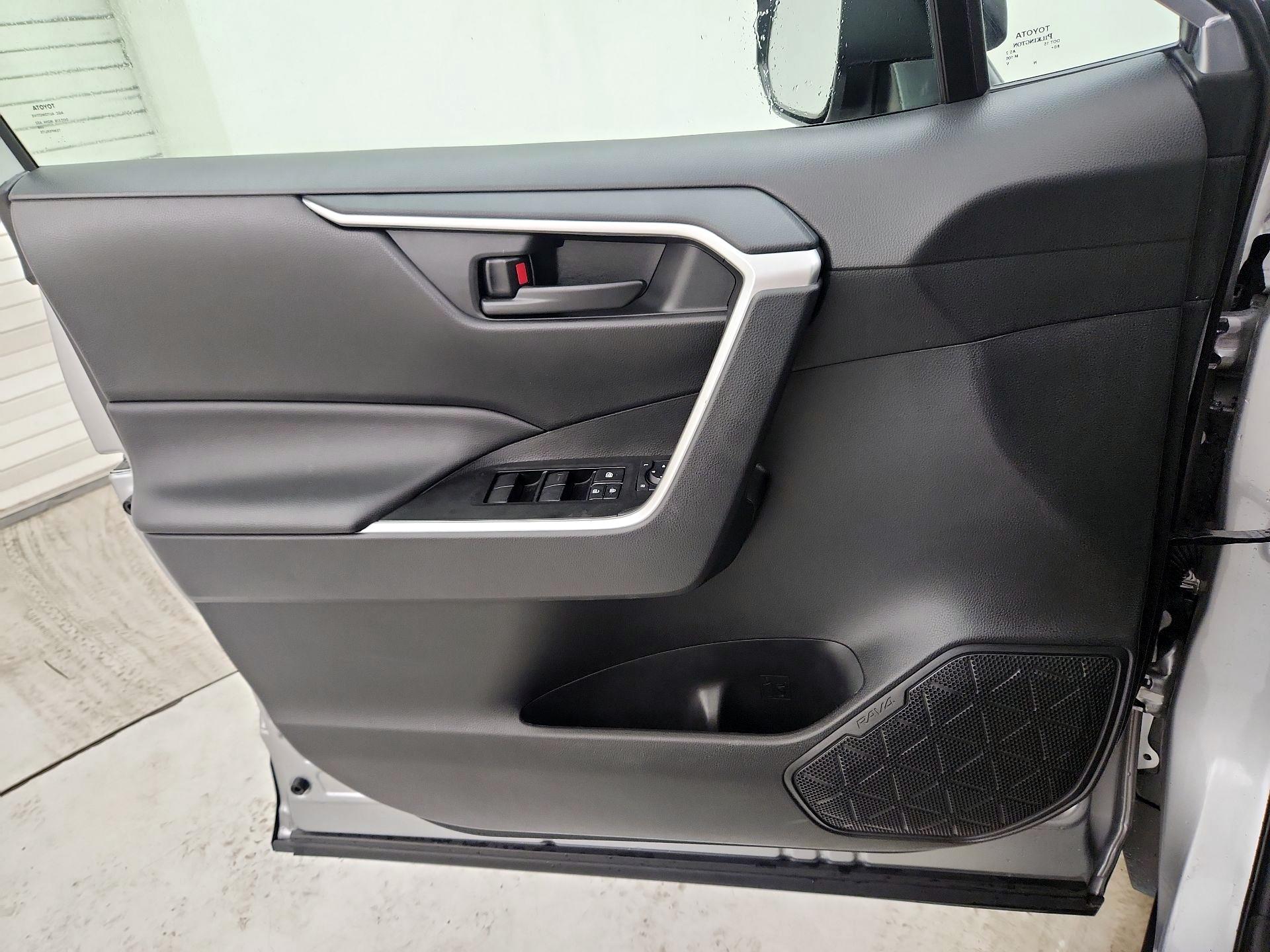 Thumbnail: 2025 Toyota RAV4 - 12