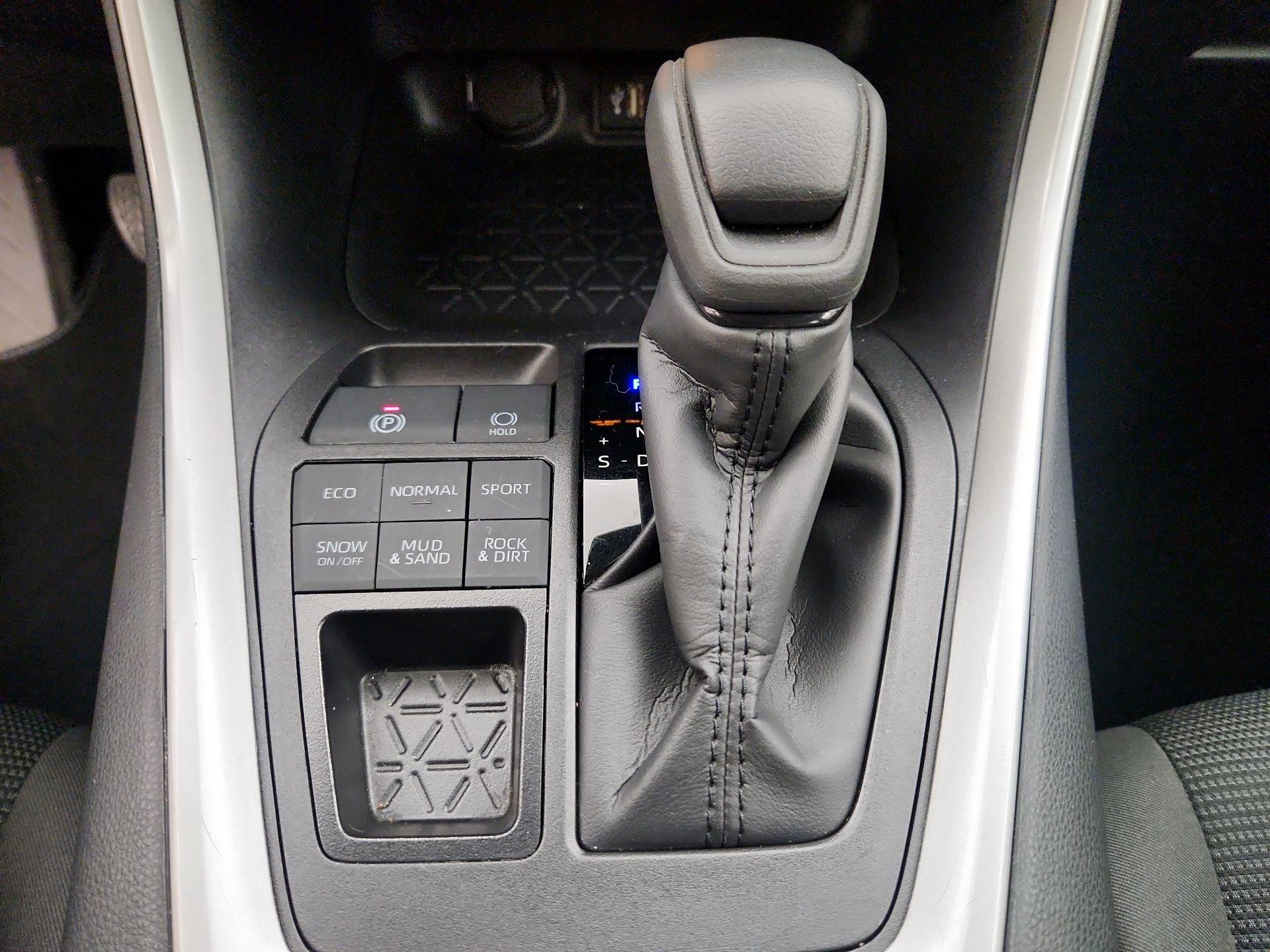 Thumbnail: 2025 Toyota RAV4 - 17