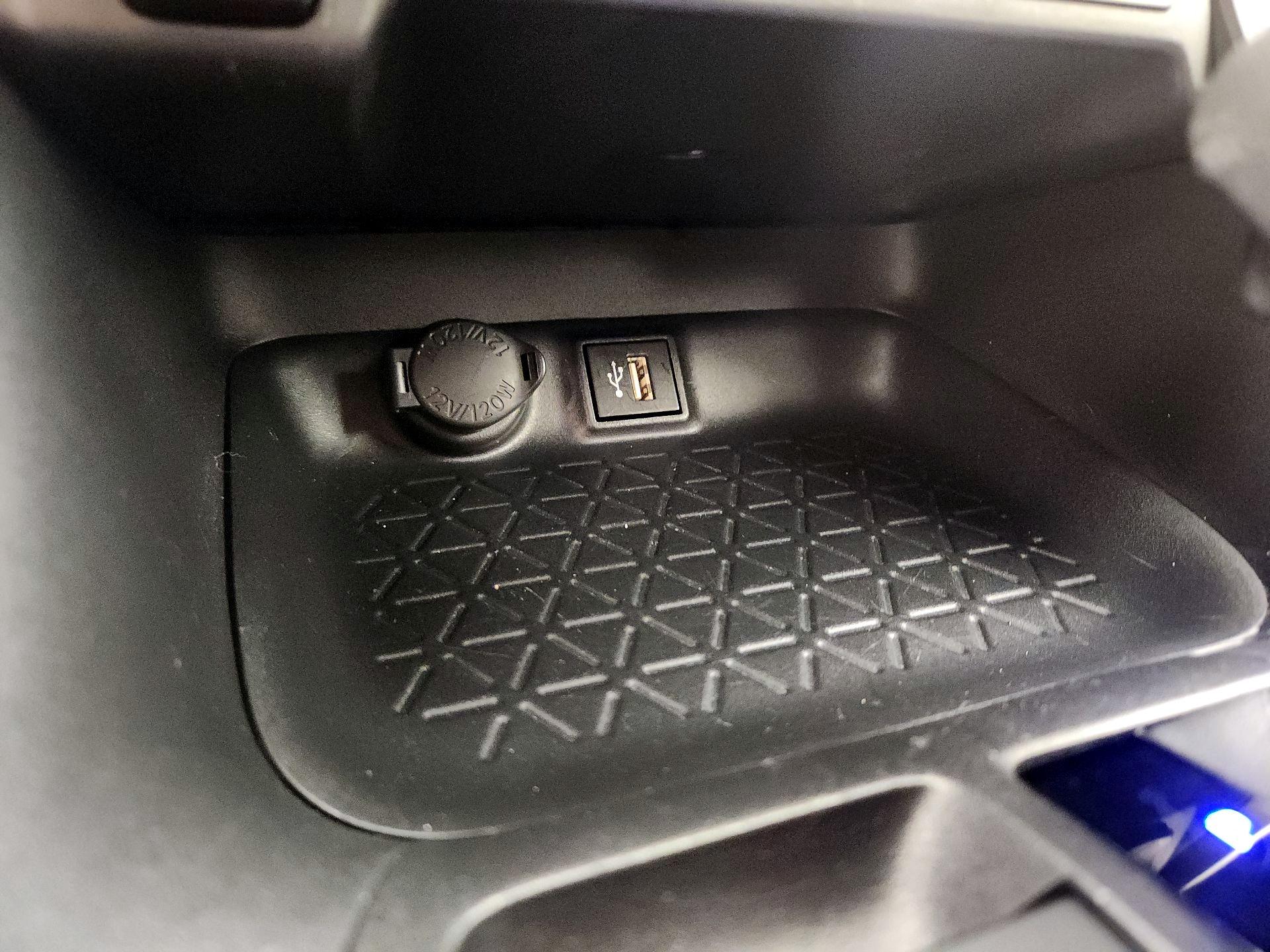 Thumbnail: 2025 Toyota RAV4 - 18