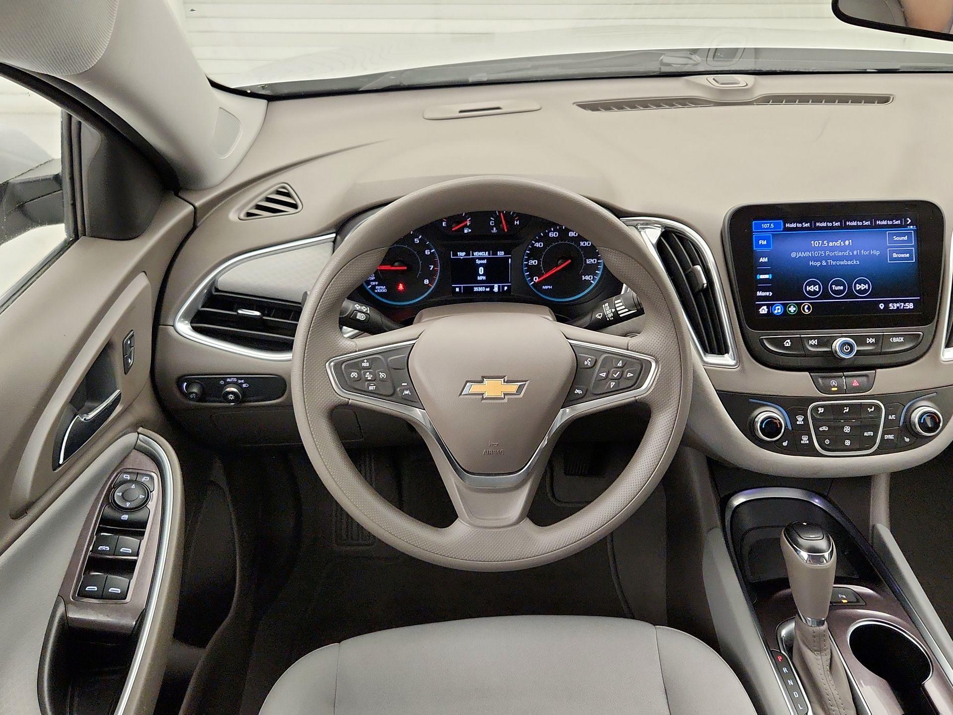 Thumbnail: 2020 Chevrolet Malibu - 10