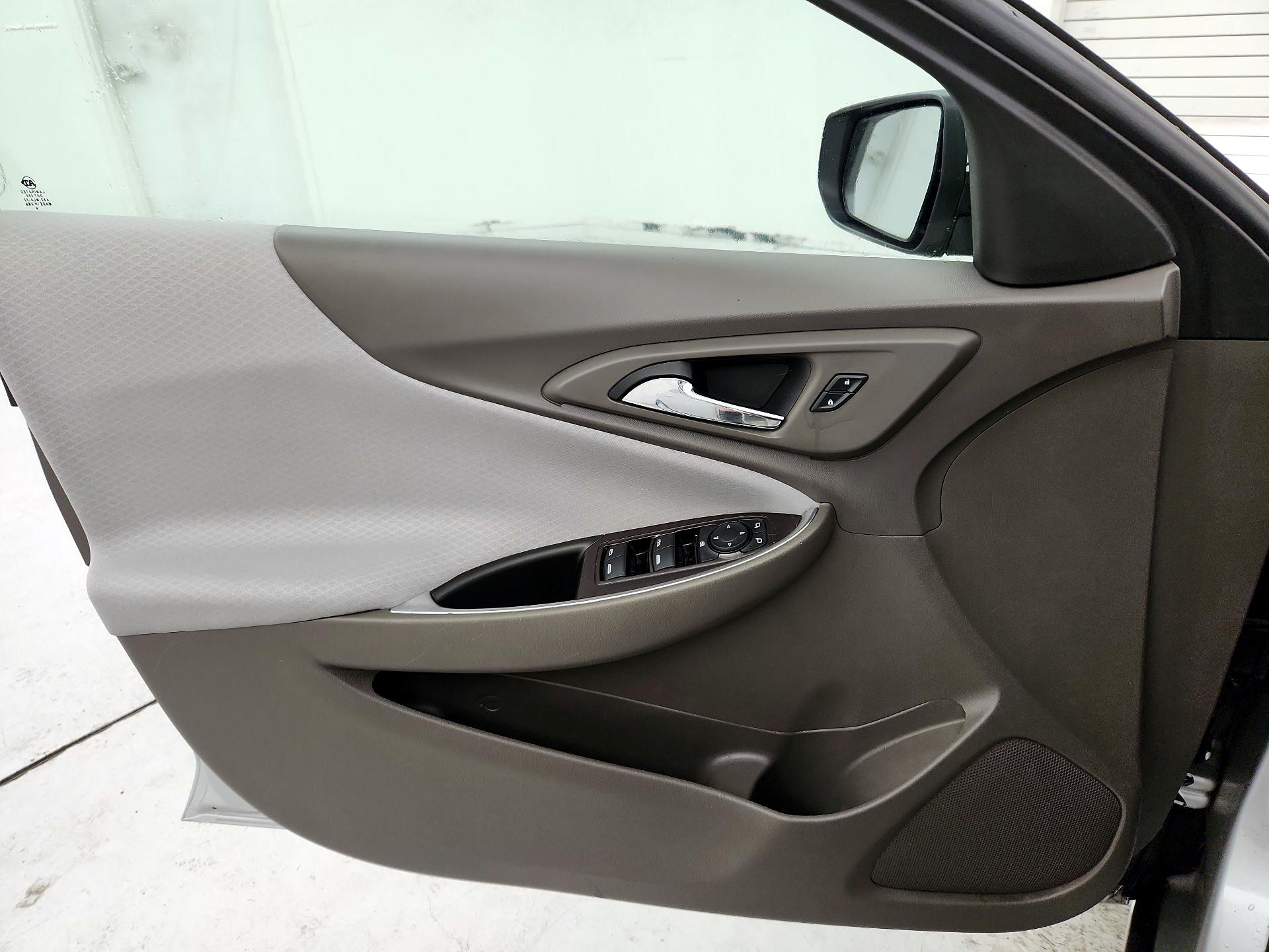 Thumbnail: 2020 Chevrolet Malibu - 12