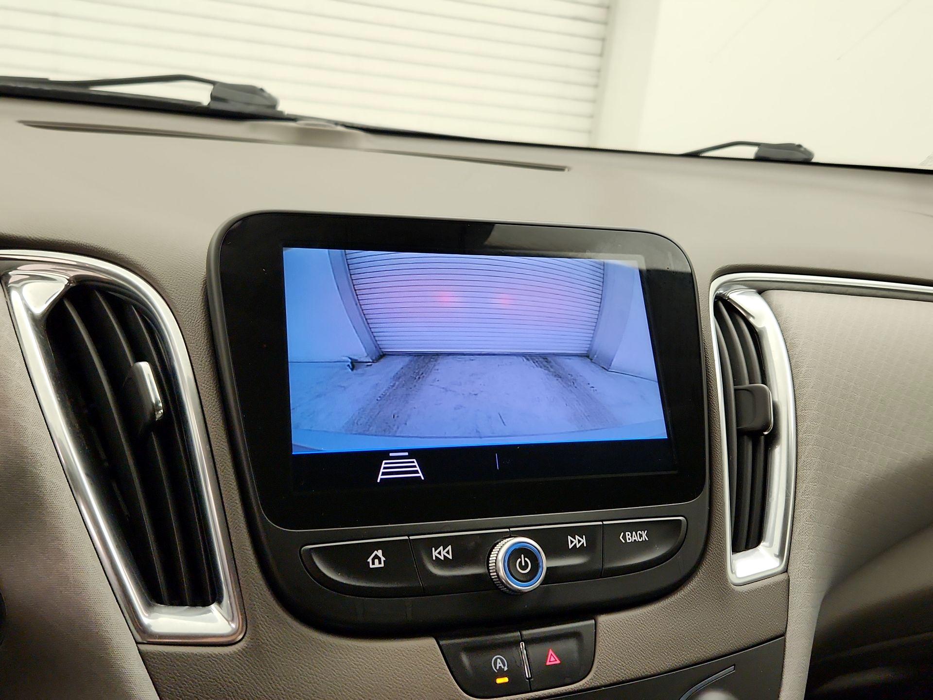 Thumbnail: 2020 Chevrolet Malibu - 14