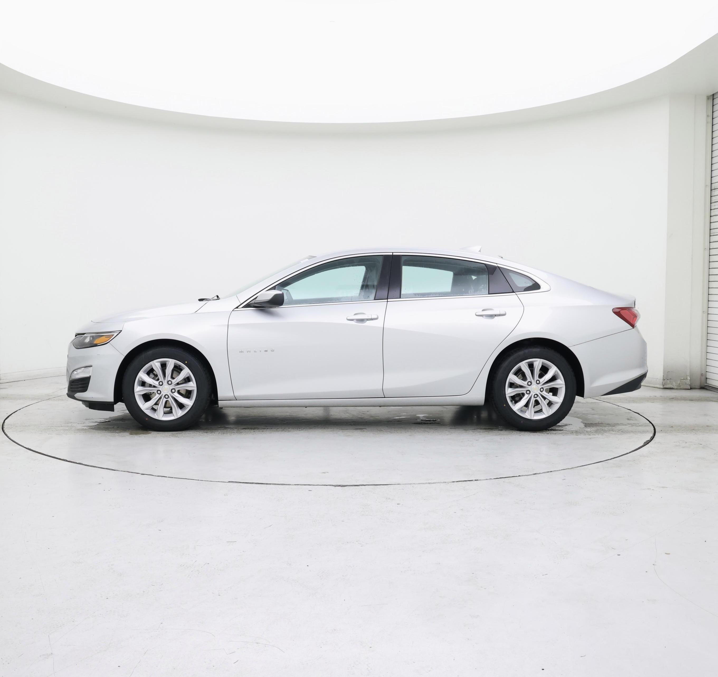 Thumbnail: 2020 Chevrolet Malibu - 3