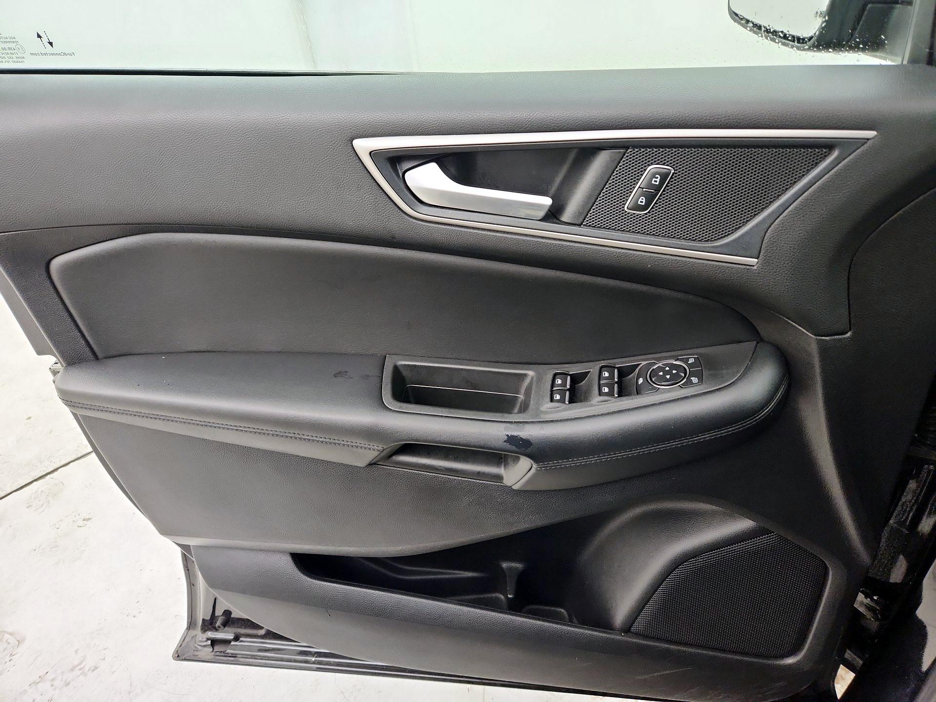 Thumbnail: 2021 Ford Edge - 12