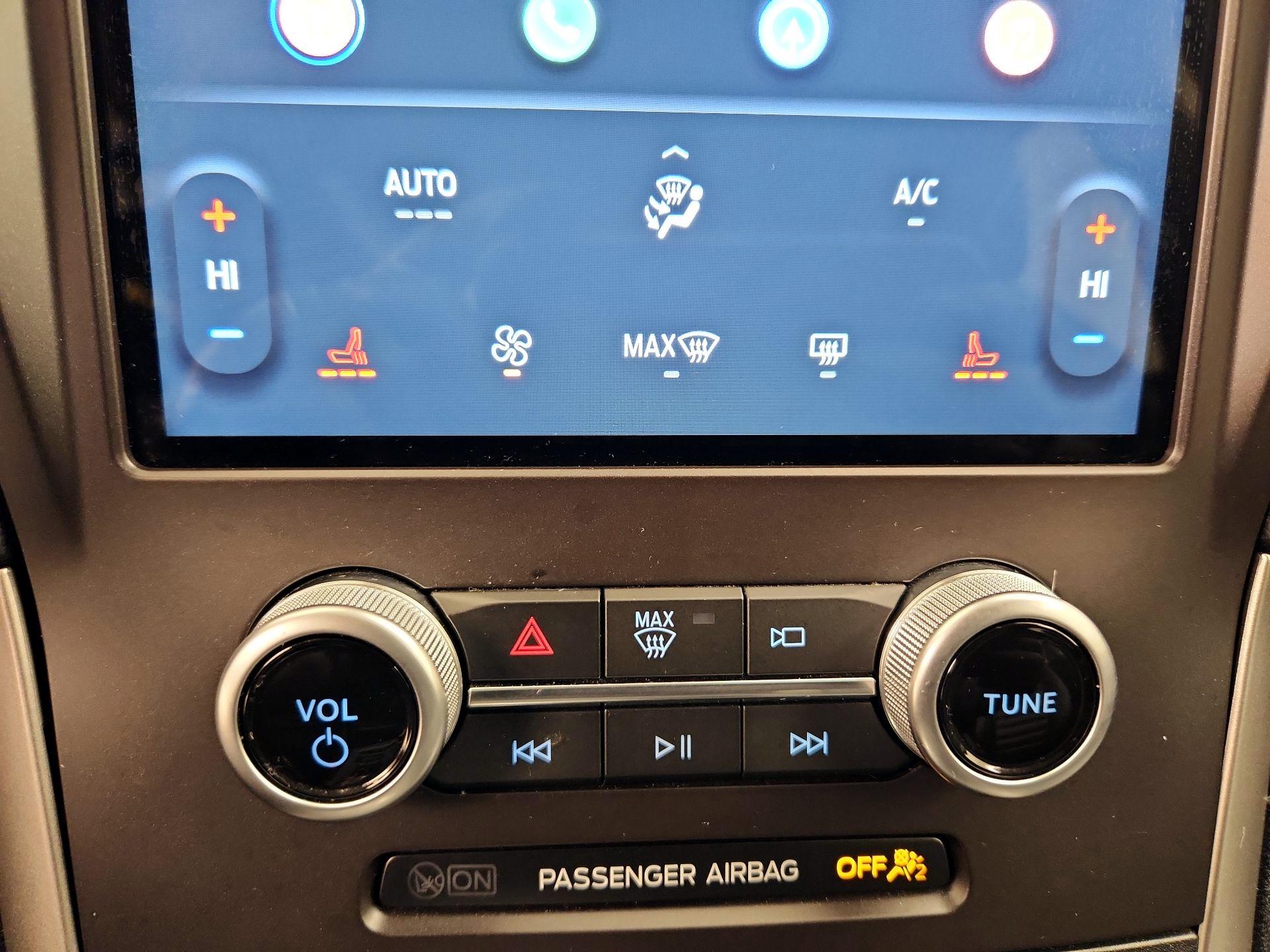 Thumbnail: 2021 Ford Edge - 17