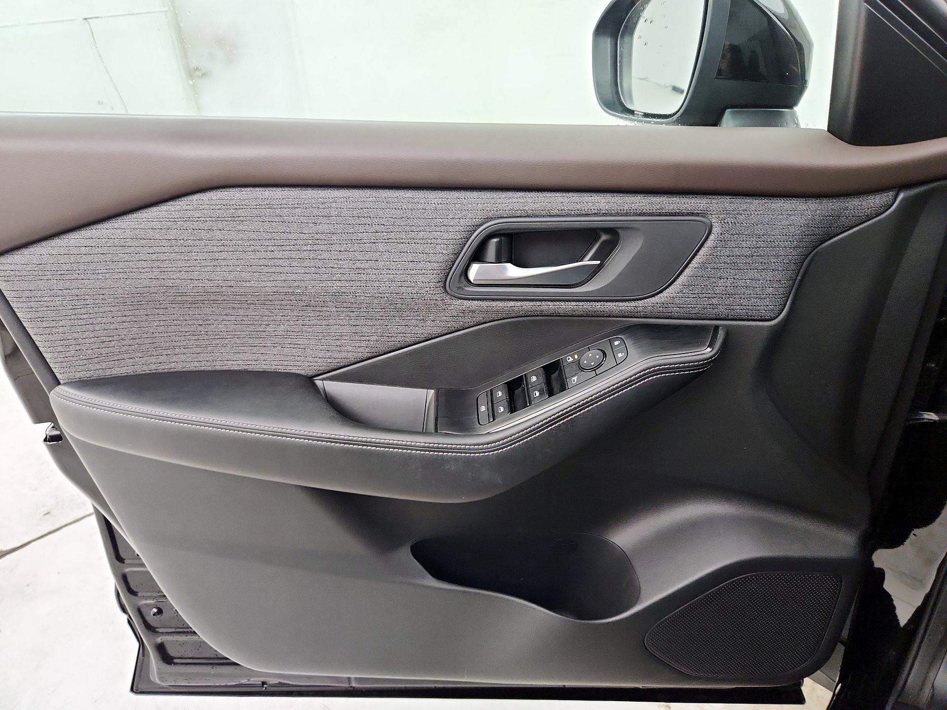 Thumbnail: 2022 Nissan Rogue - 12