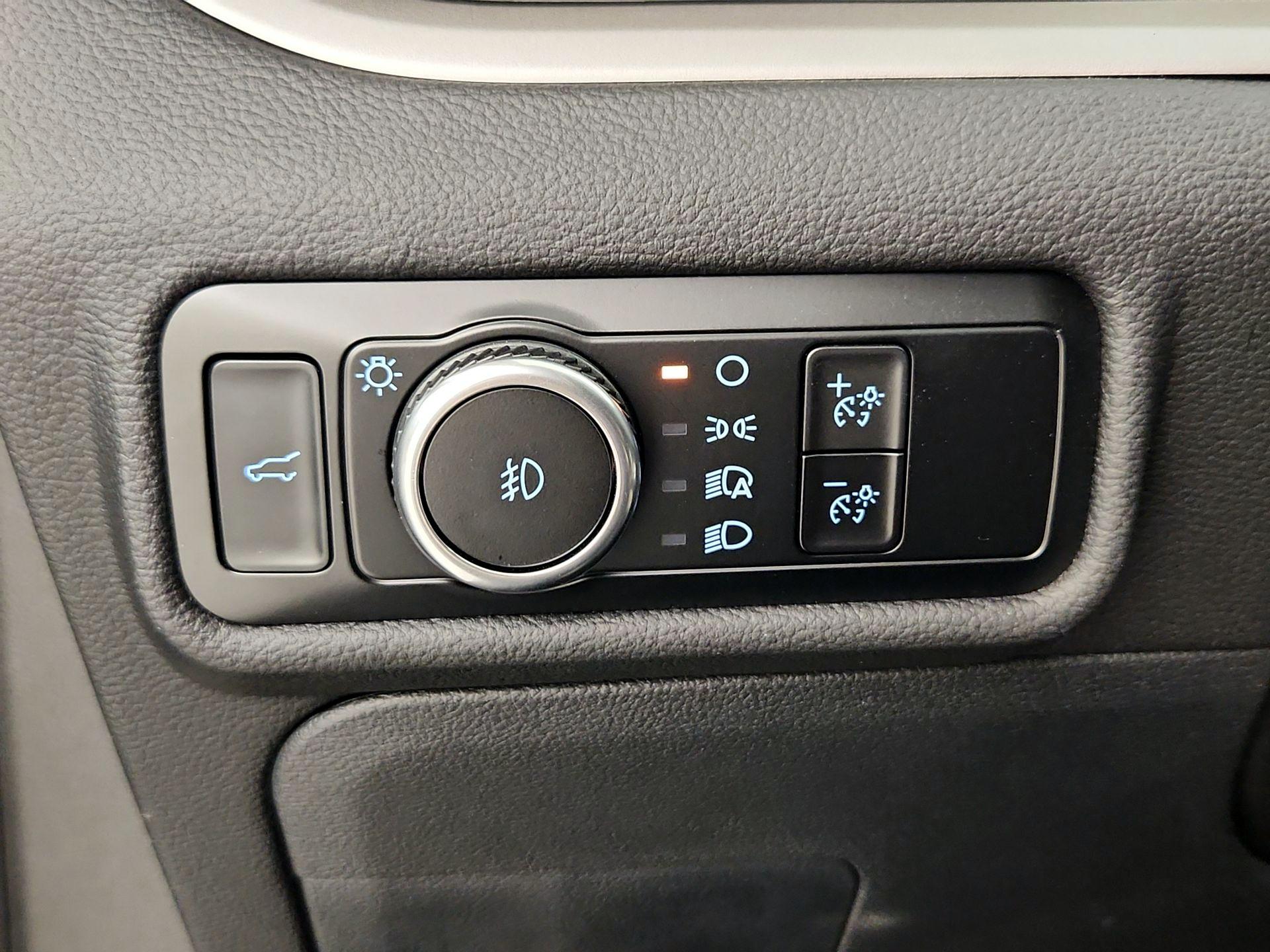 Thumbnail: 2023 Ford Explorer - 13