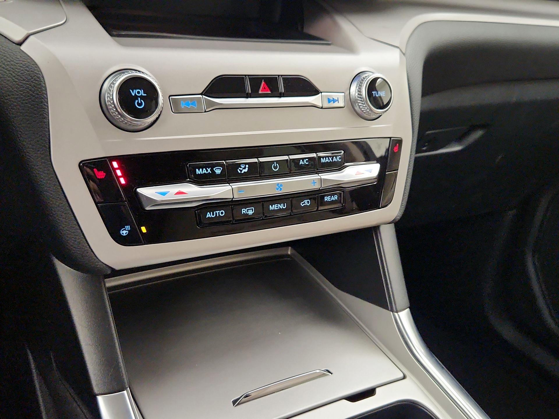 Thumbnail: 2023 Ford Explorer - 17