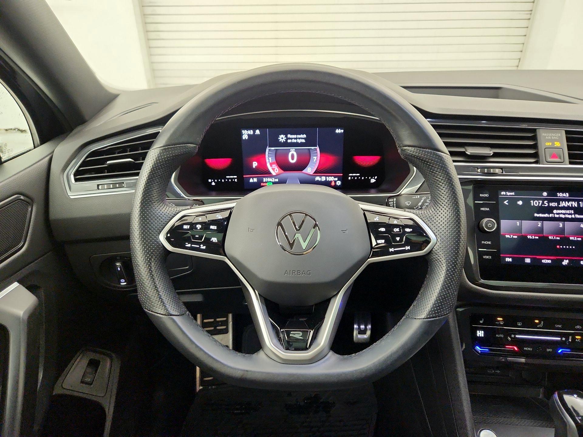 Thumbnail: 2022 Volkswagen Tiguan - 10