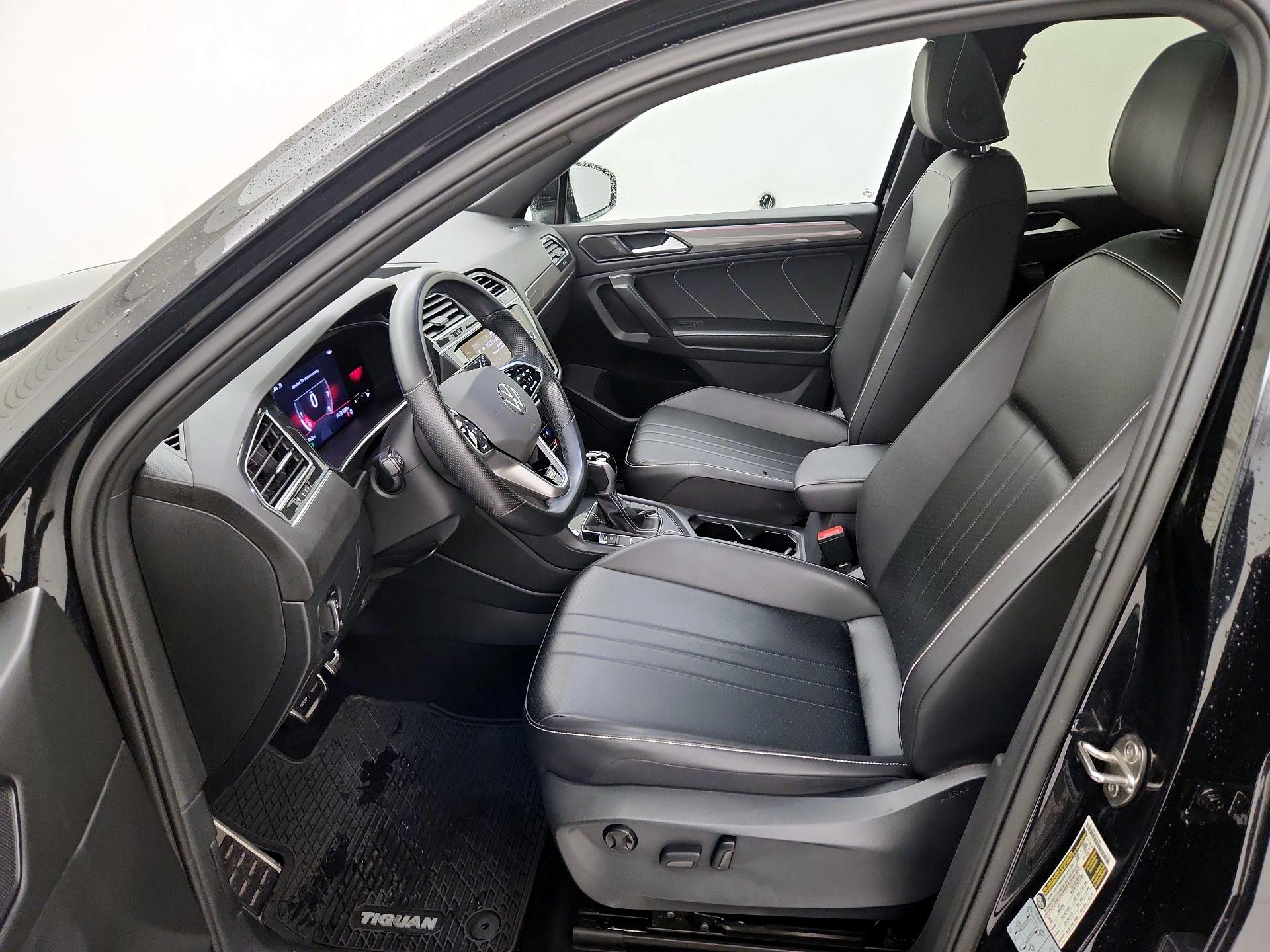 Thumbnail: 2022 Volkswagen Tiguan - 11