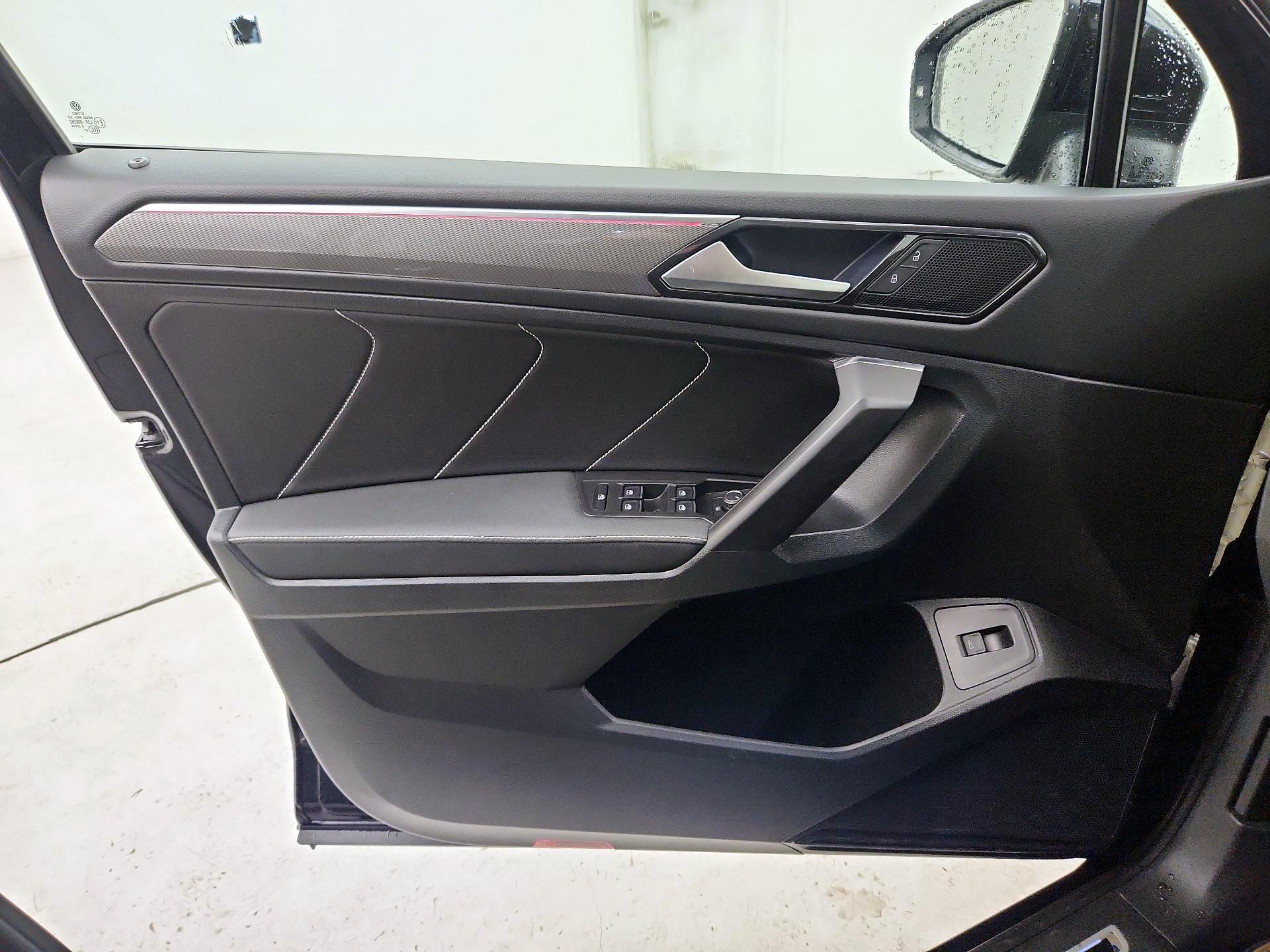 Thumbnail: 2022 Volkswagen Tiguan - 12