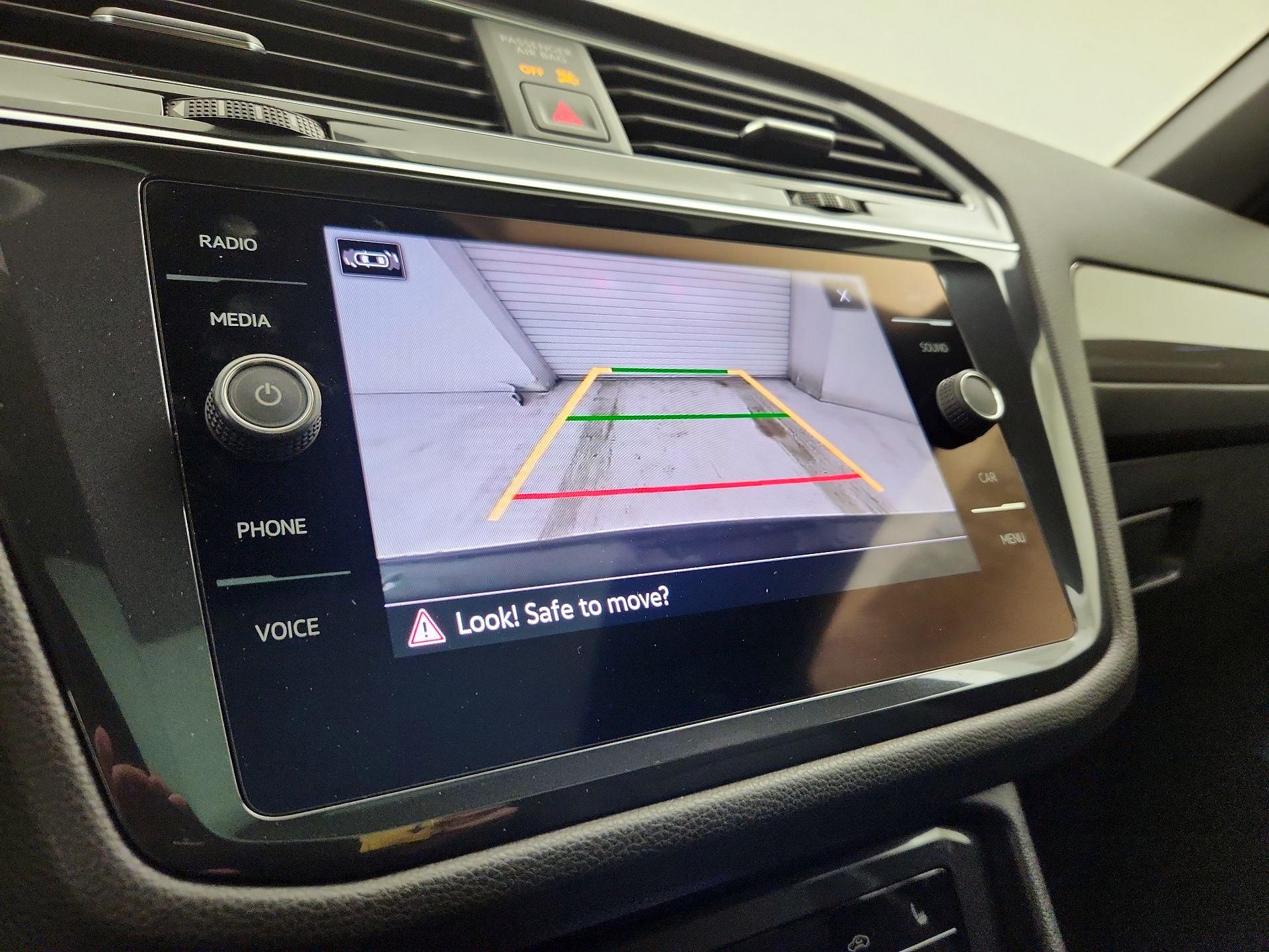 Thumbnail: 2022 Volkswagen Tiguan - 14