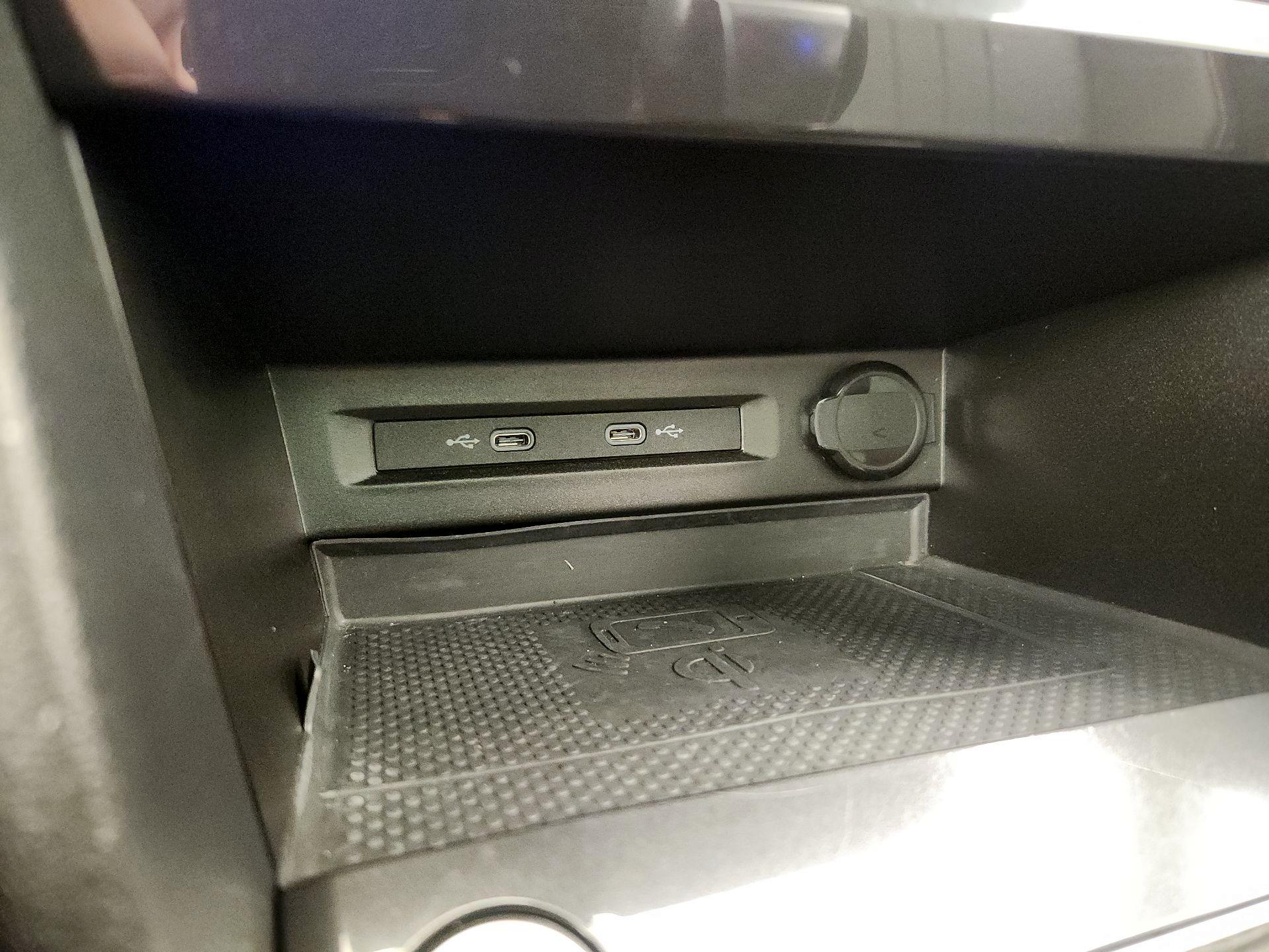 Thumbnail: 2022 Volkswagen Tiguan - 18