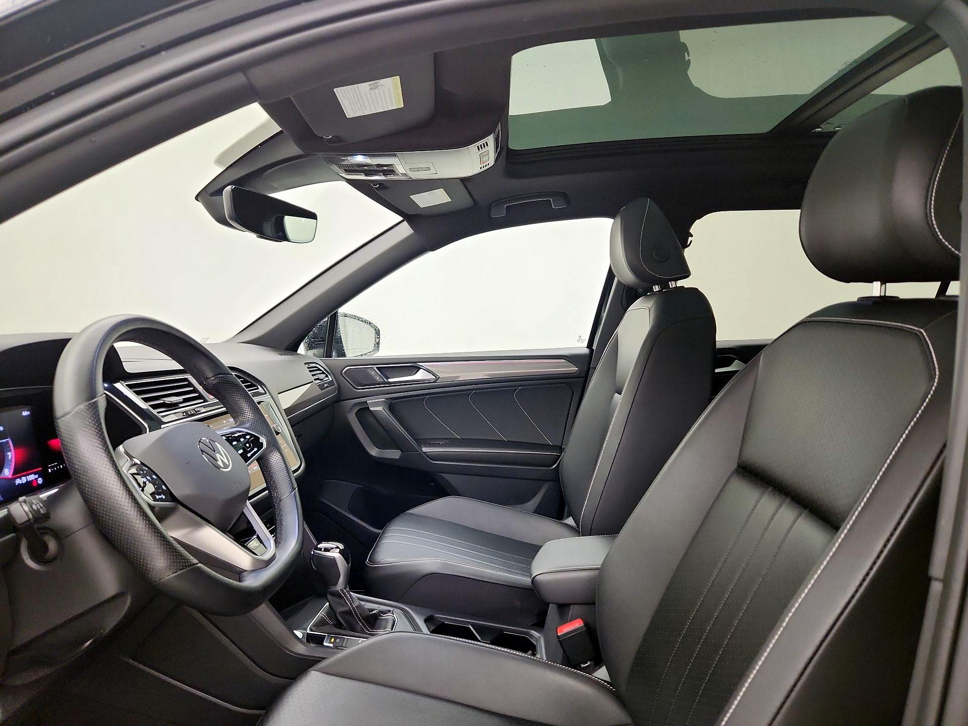 Thumbnail: 2022 Volkswagen Tiguan - 19