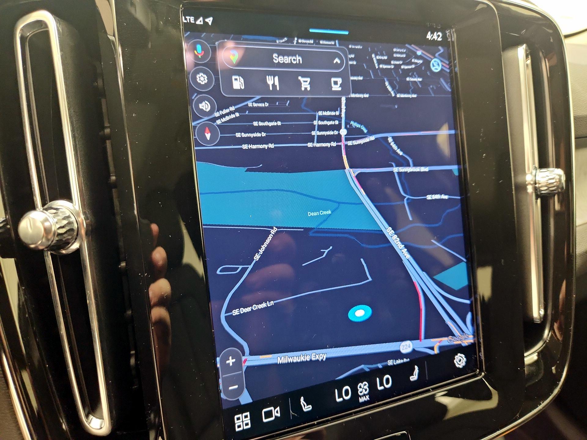 Thumbnail: 2025 Volvo XC40 - 14