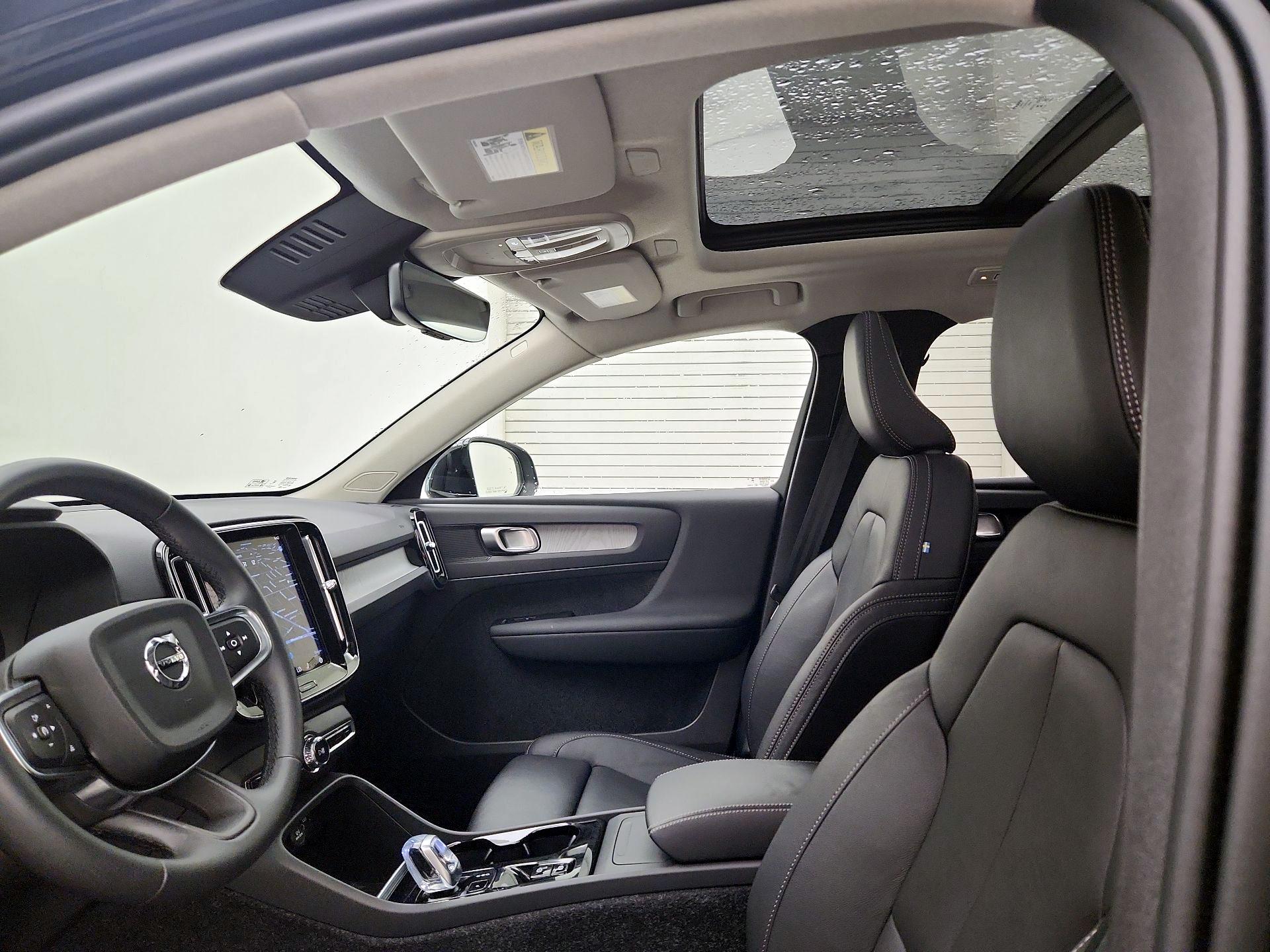 Thumbnail: 2025 Volvo XC40 - 20