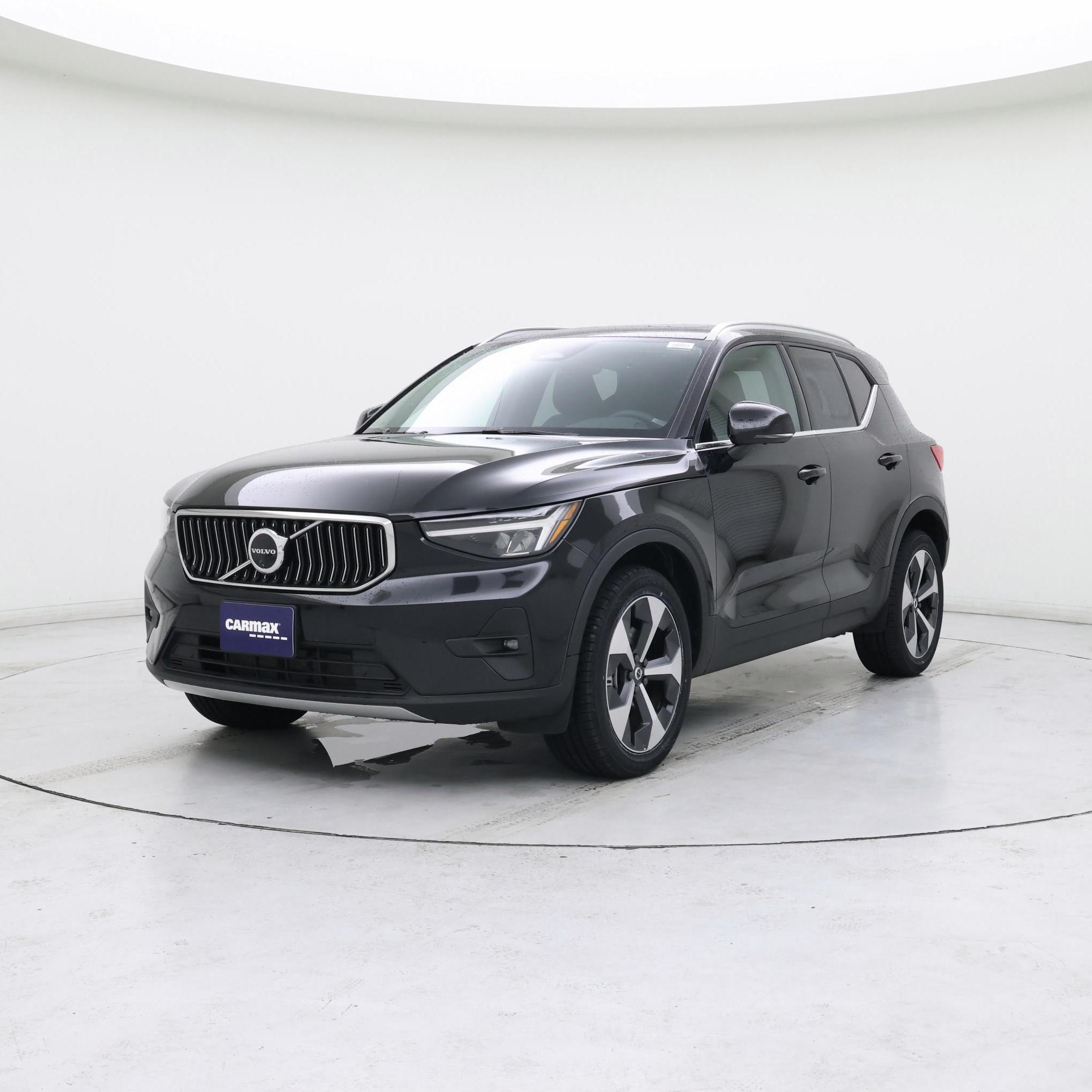 Thumbnail: 2025 Volvo XC40 - 4