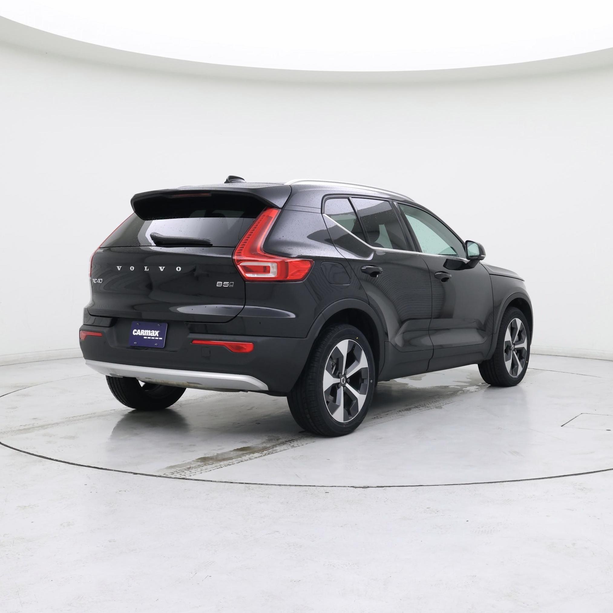 Thumbnail: 2025 Volvo XC40 - 8