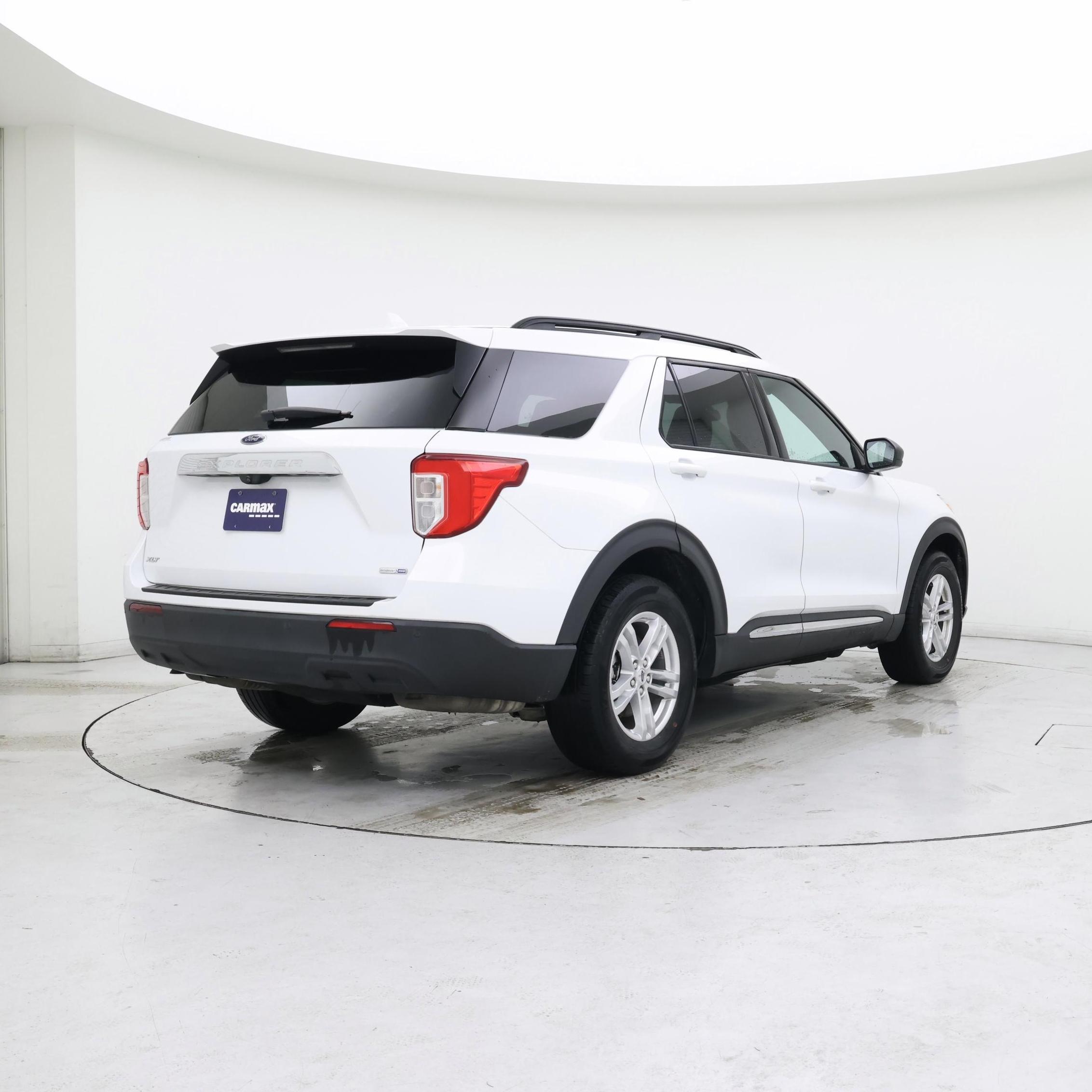 Thumbnail: 2020 Ford Explorer - 8