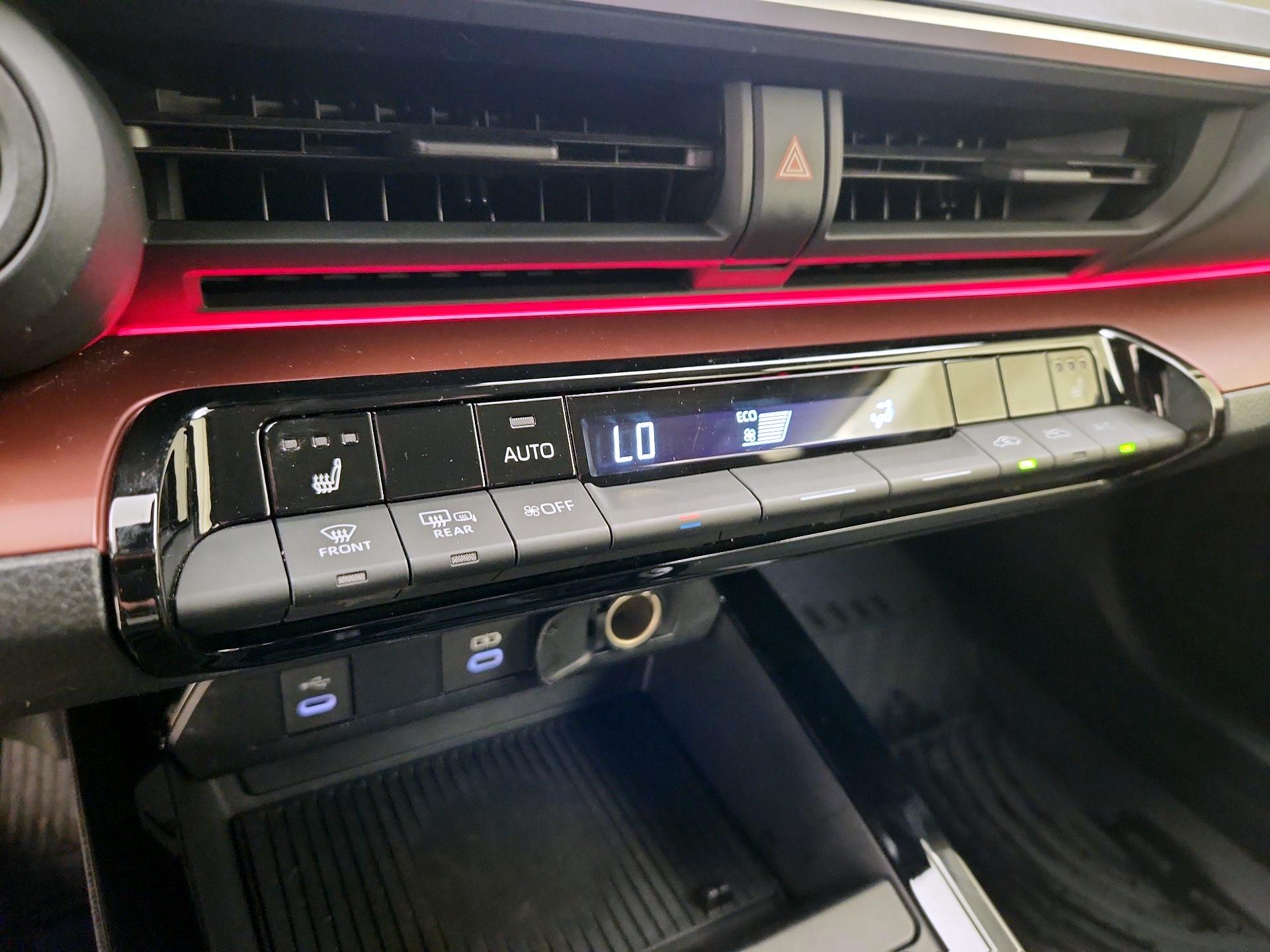 Thumbnail: 2024 Toyota Prius Prime - 16