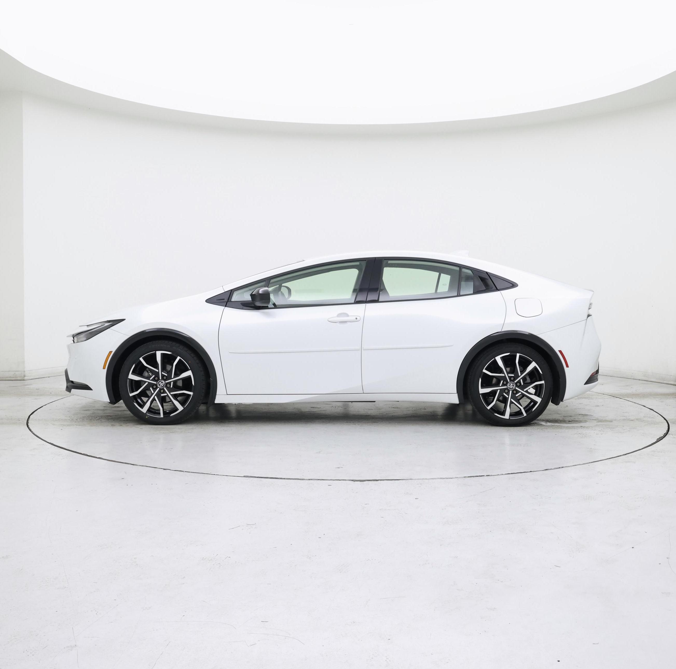 Thumbnail: 2024 Toyota Prius Prime - 3