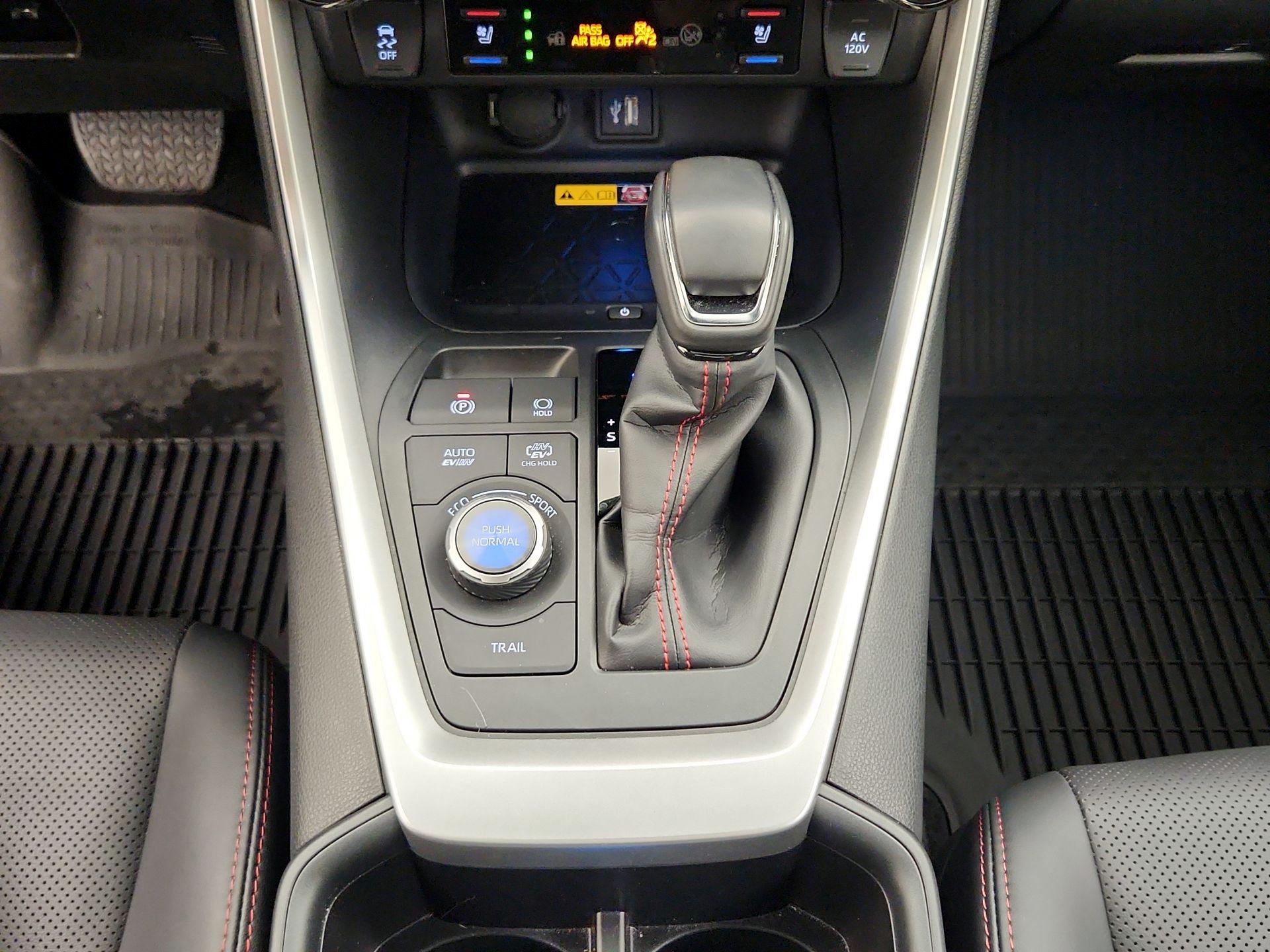 Thumbnail: 2024 Toyota RAV4 - 17