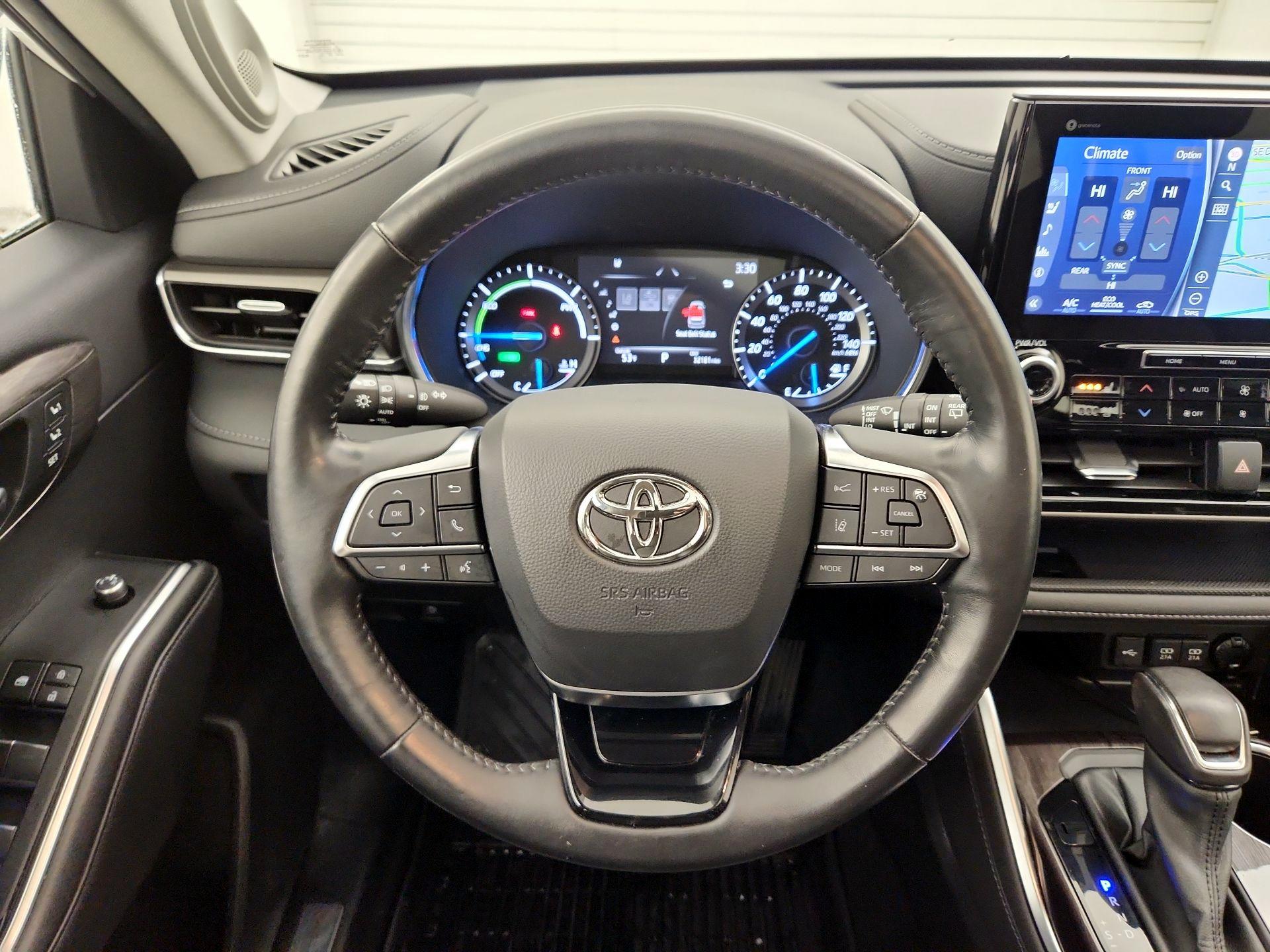 Thumbnail: 2021 Toyota Highlander - 10