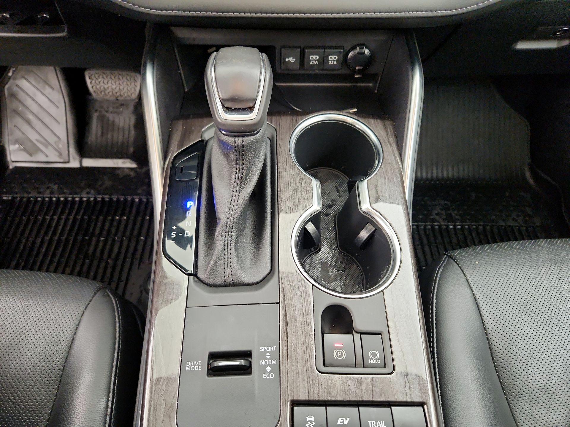 Thumbnail: 2021 Toyota Highlander - 18