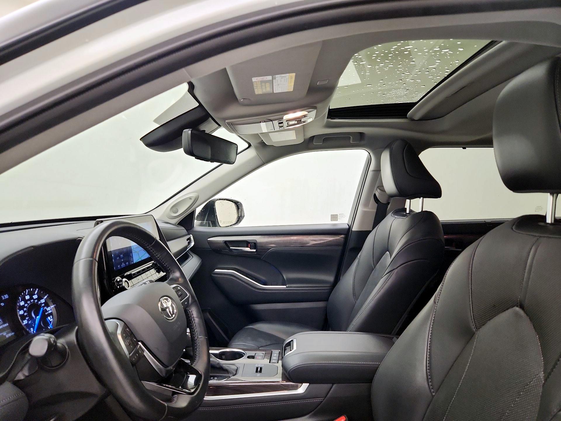 Thumbnail: 2021 Toyota Highlander - 20