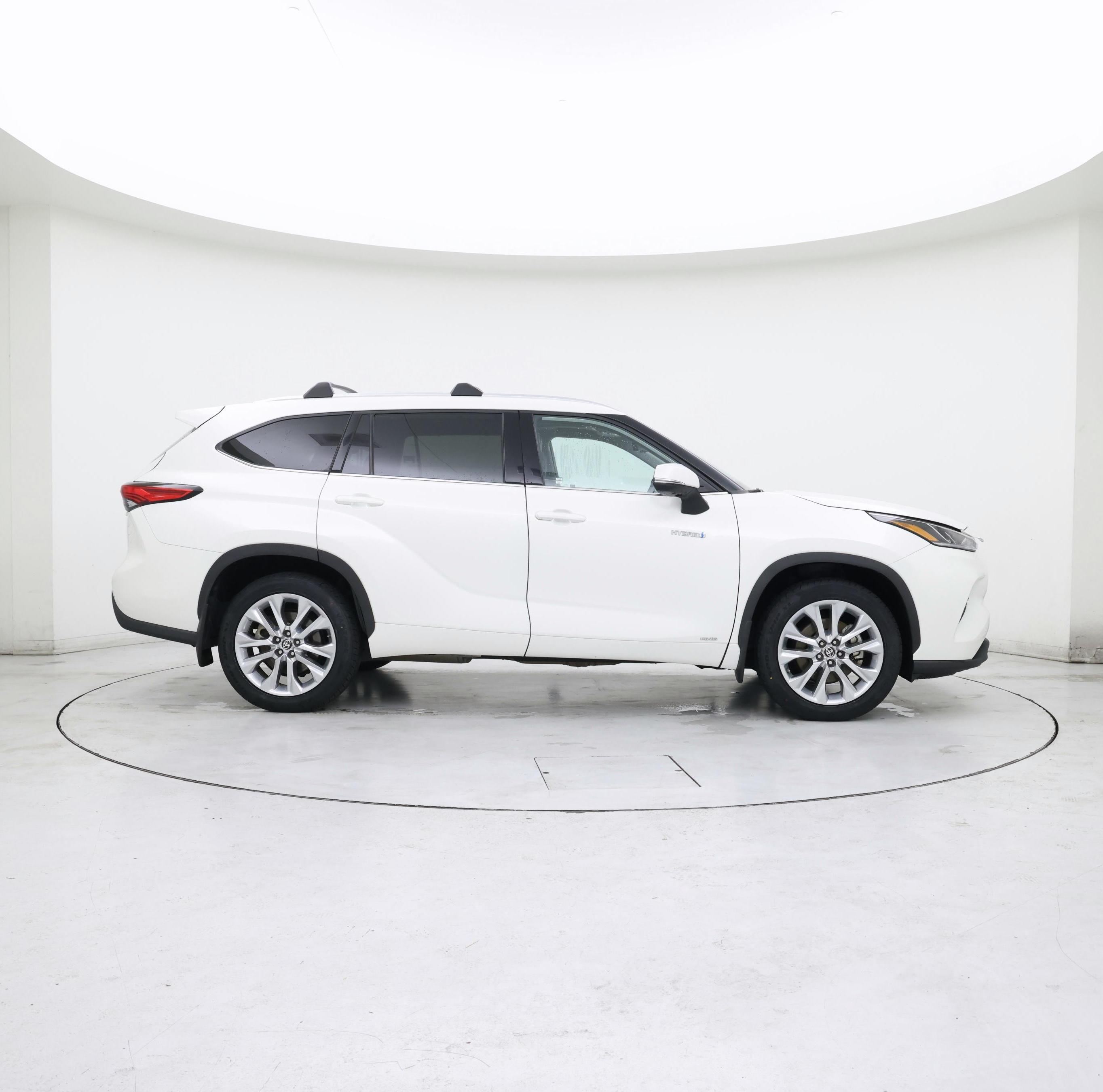 Thumbnail: 2021 Toyota Highlander - 7