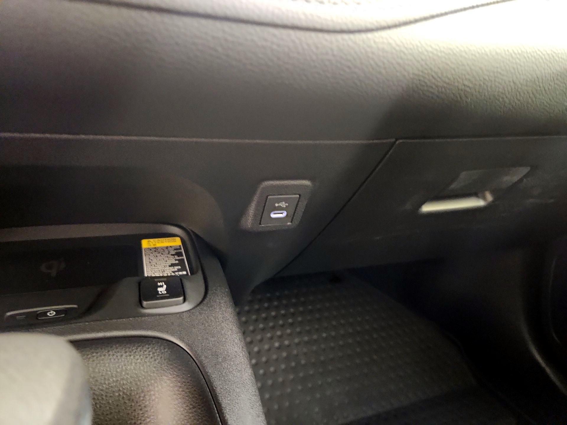 Thumbnail: 2025 Toyota Corolla - 18