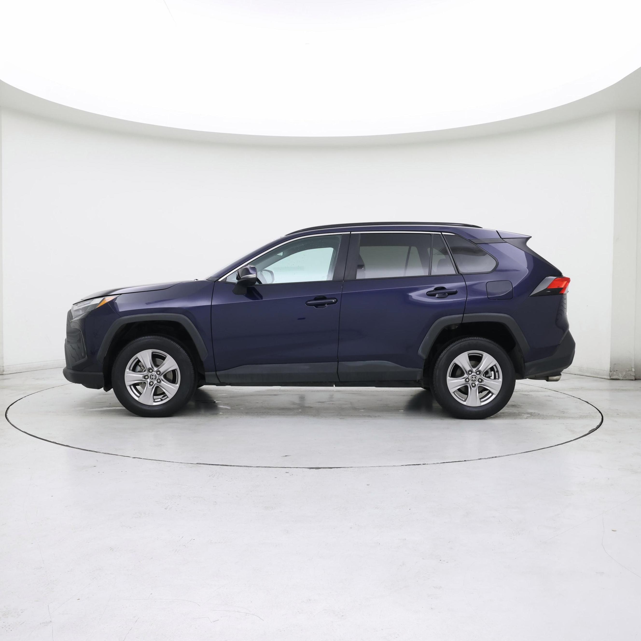 Thumbnail: 2022 Toyota RAV4 - 3