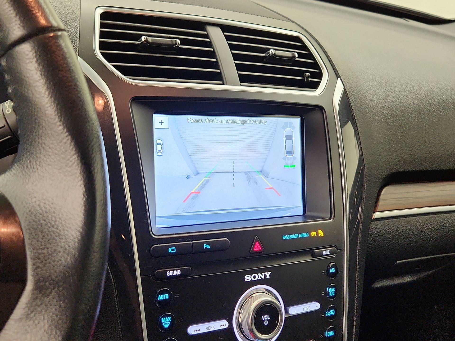 Thumbnail: 2019 Ford Explorer - 15