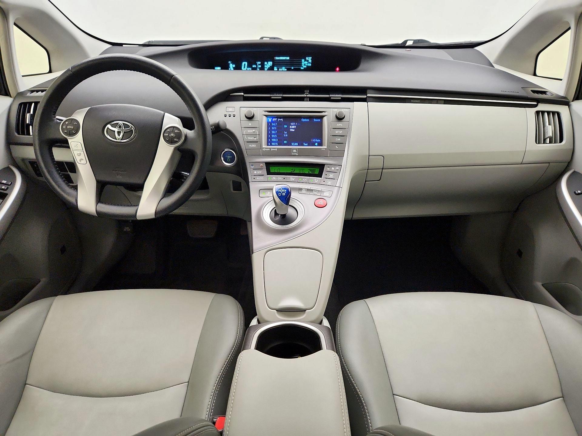 Thumbnail: 2015 Toyota Prius - 9