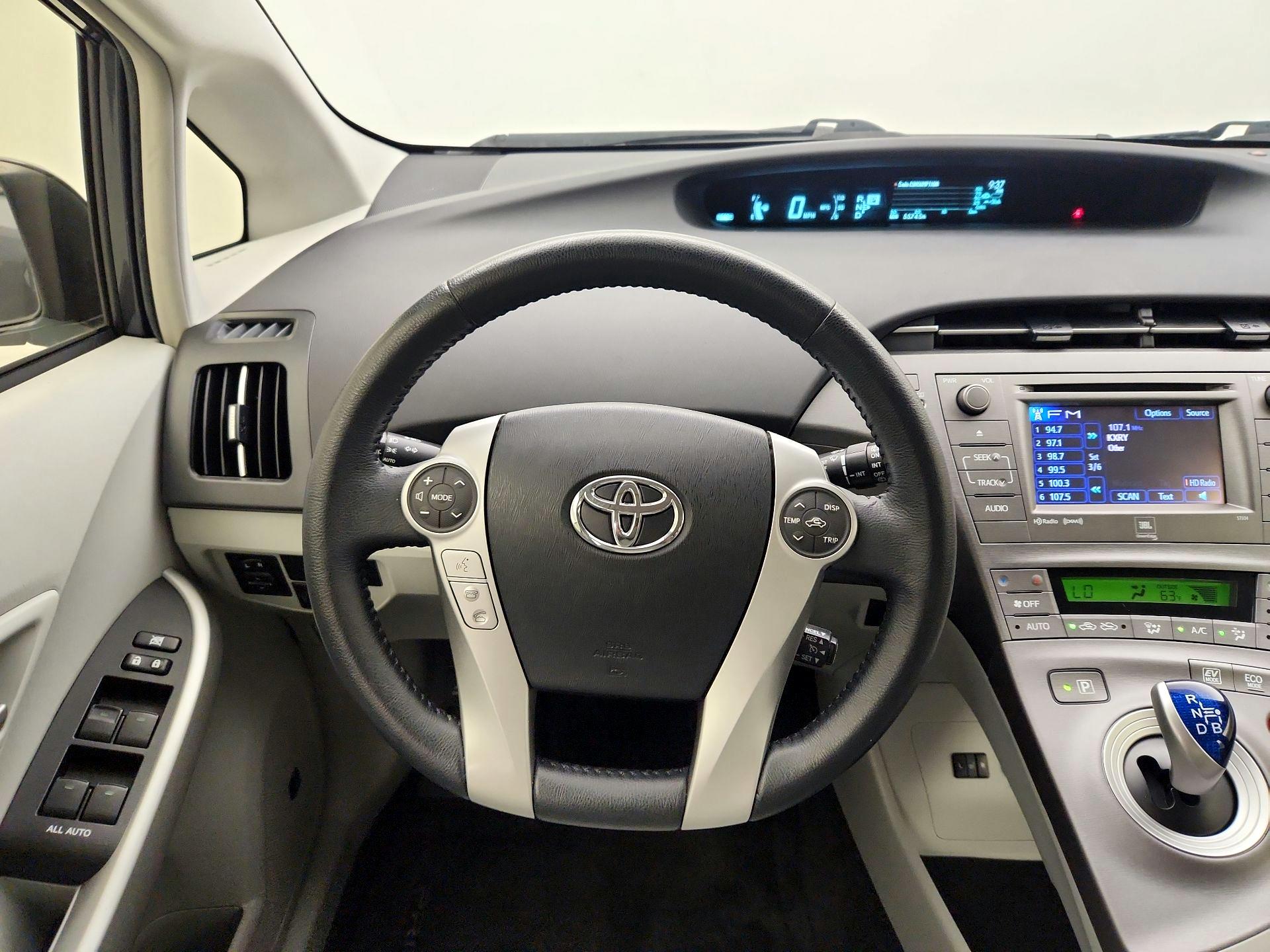 Thumbnail: 2015 Toyota Prius - 10