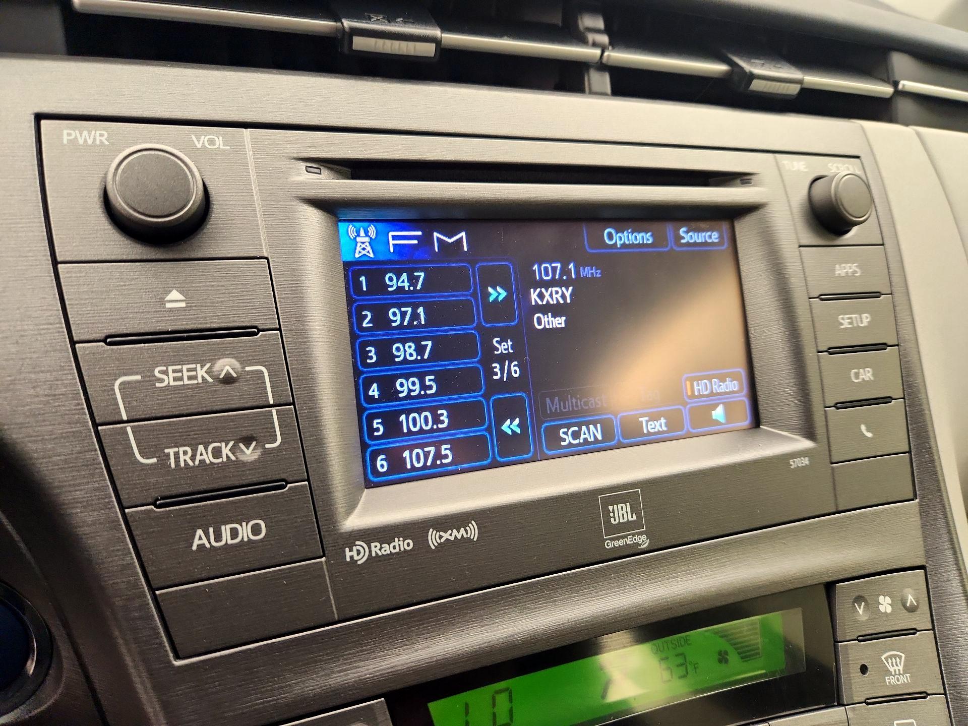 Thumbnail: 2015 Toyota Prius - 15