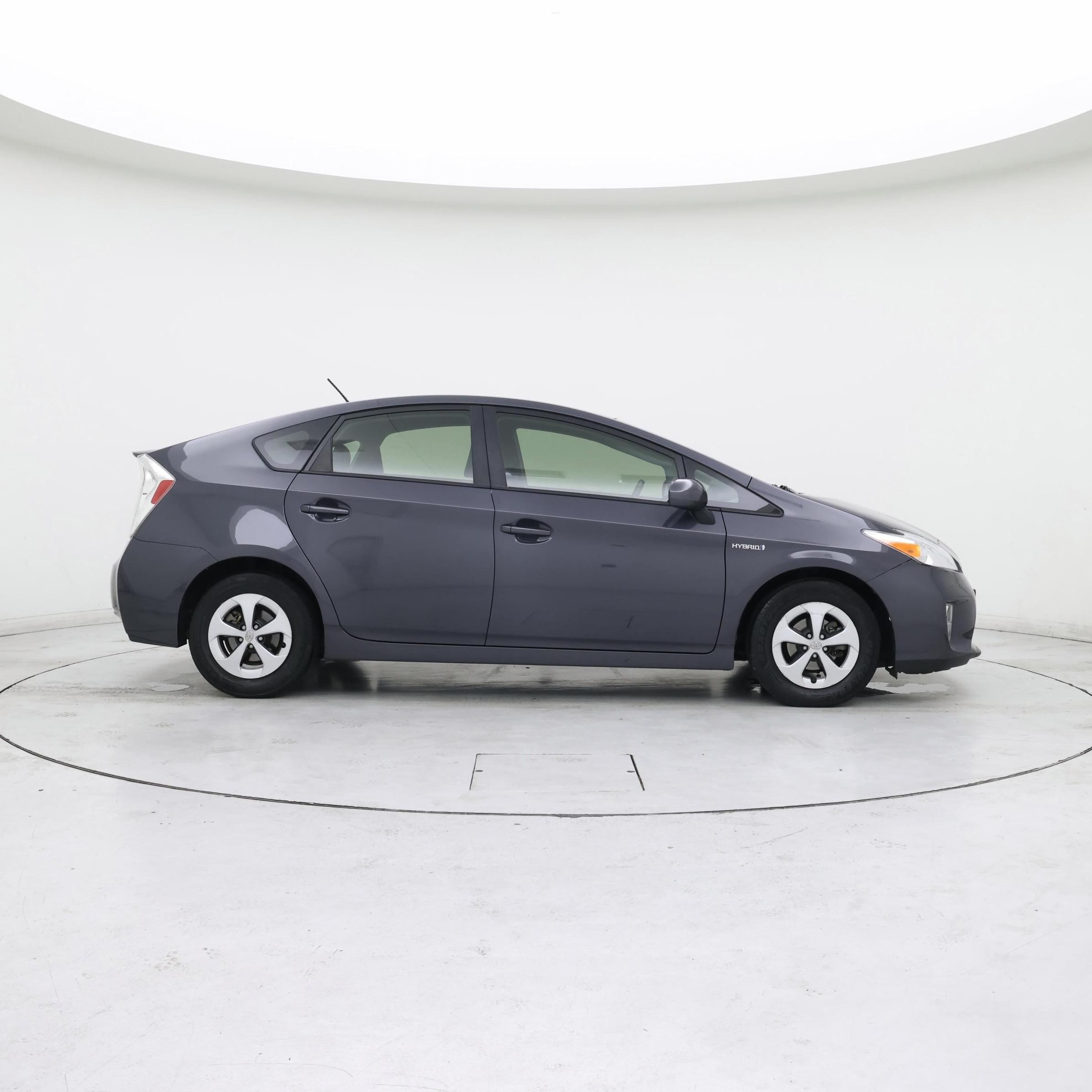Thumbnail: 2015 Toyota Prius - 7