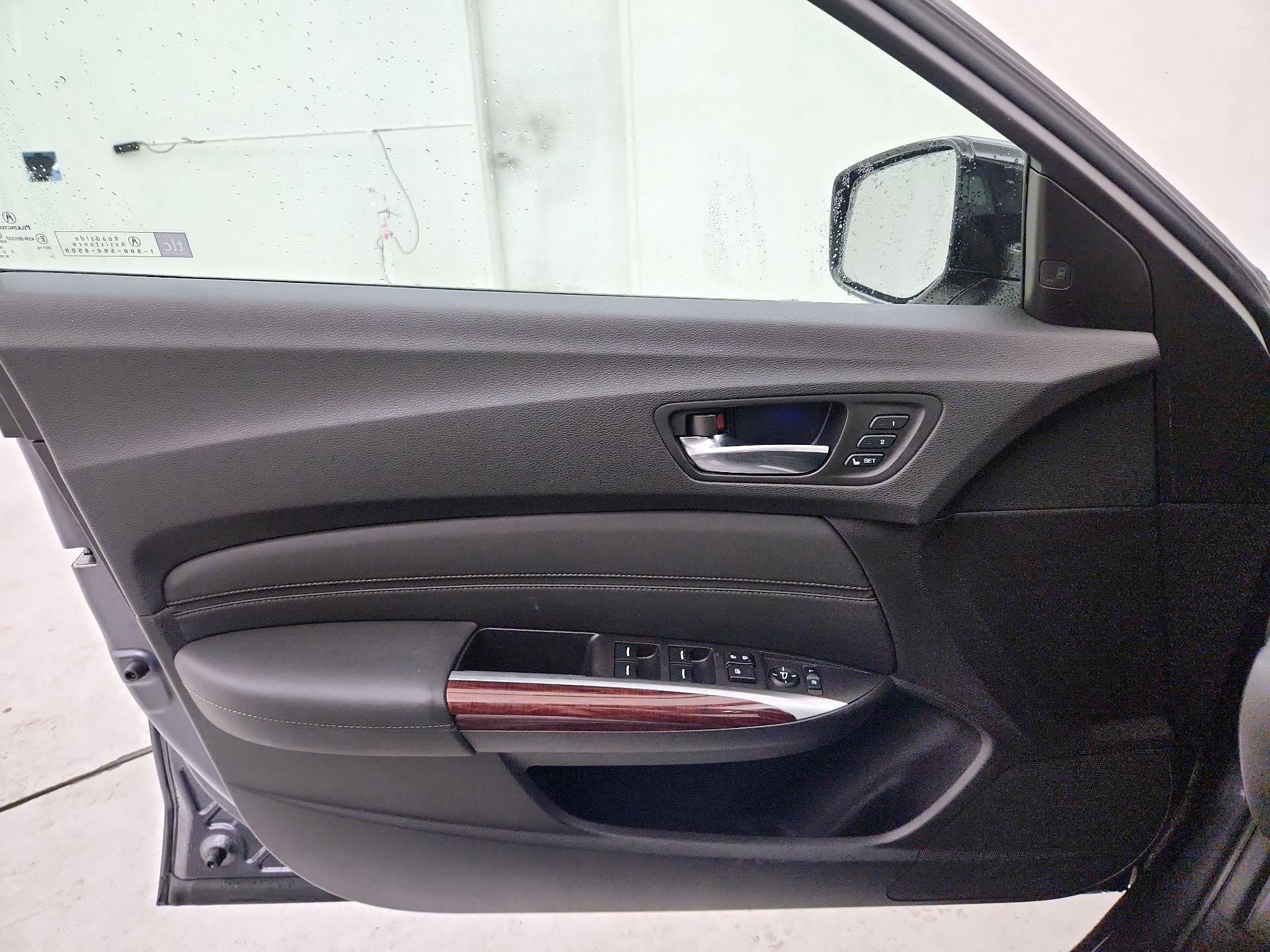 Thumbnail: 2017 Acura TLX - 12