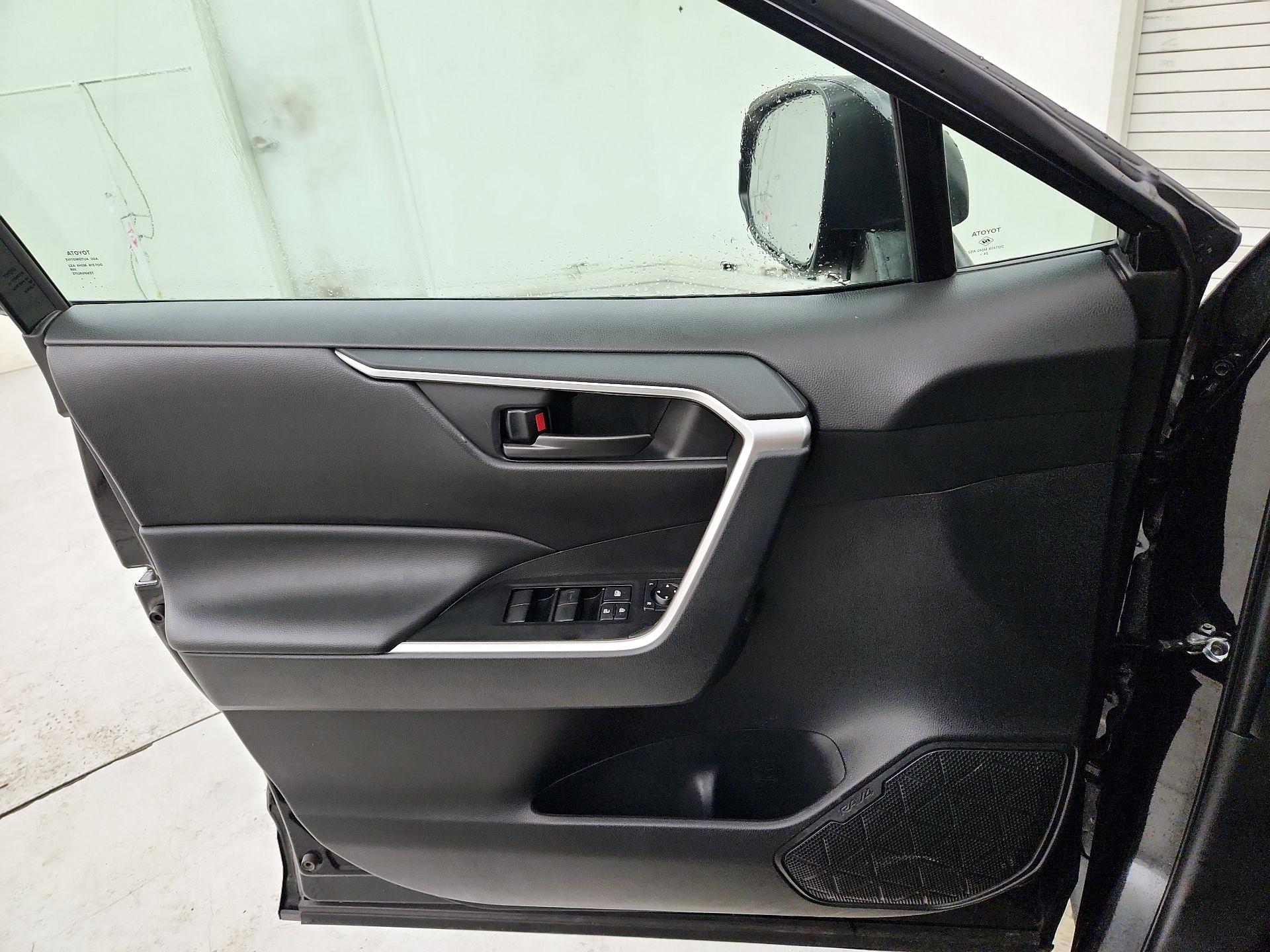 Thumbnail: 2025 Toyota RAV4 - 12