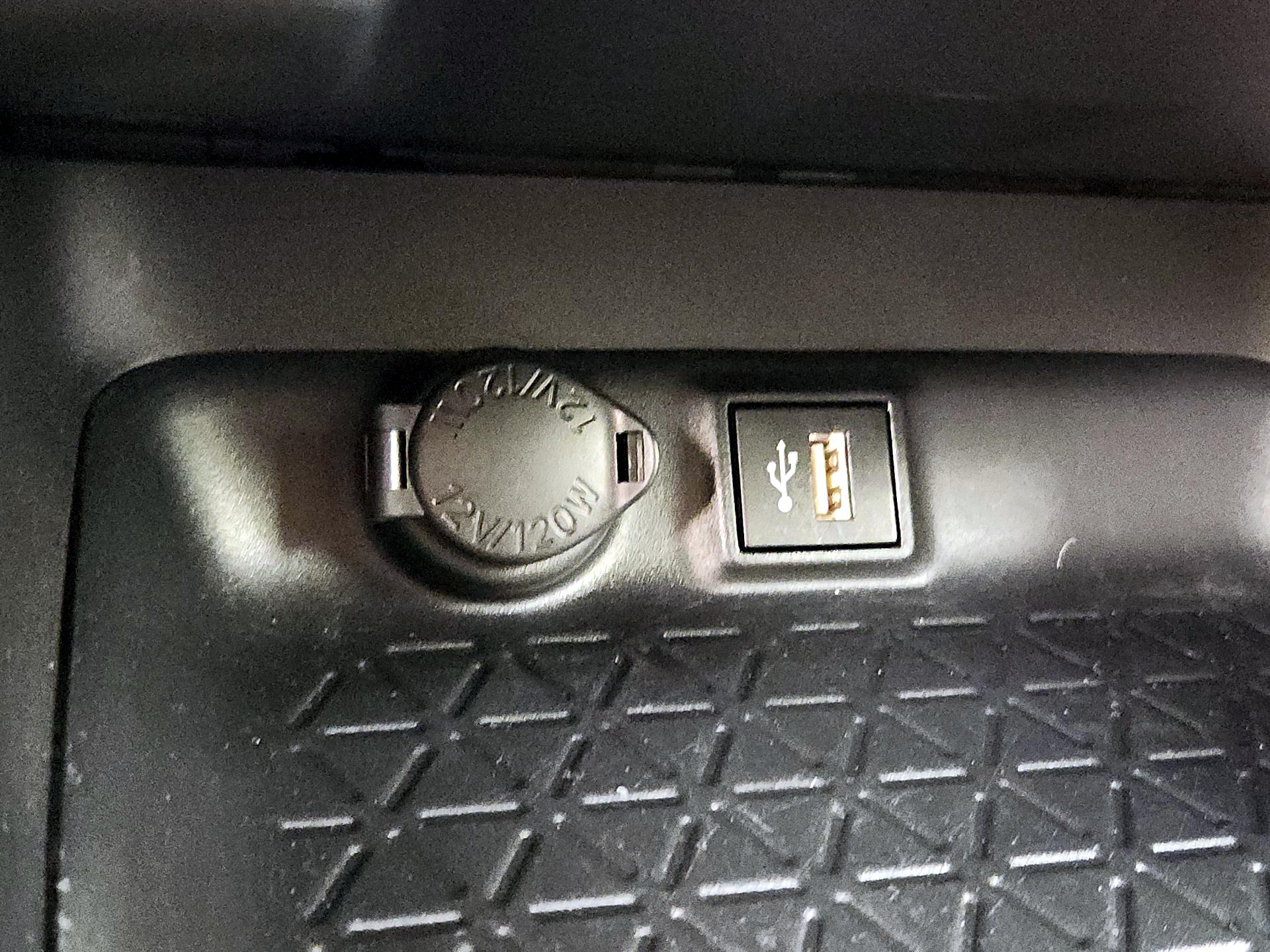 Thumbnail: 2025 Toyota RAV4 - 18