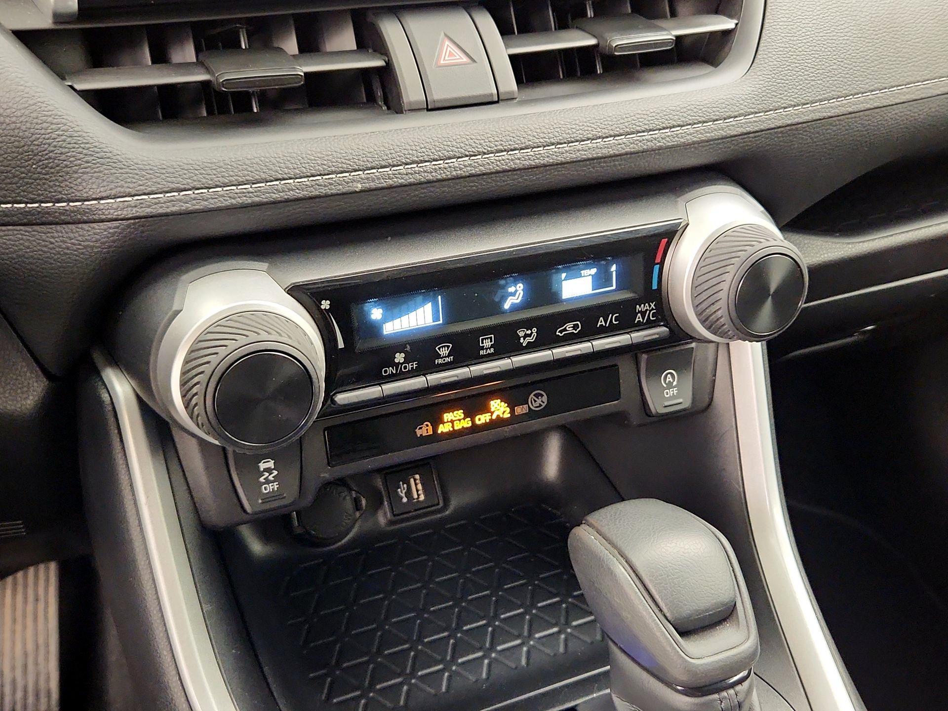 Thumbnail: 2025 Toyota RAV4 - 16