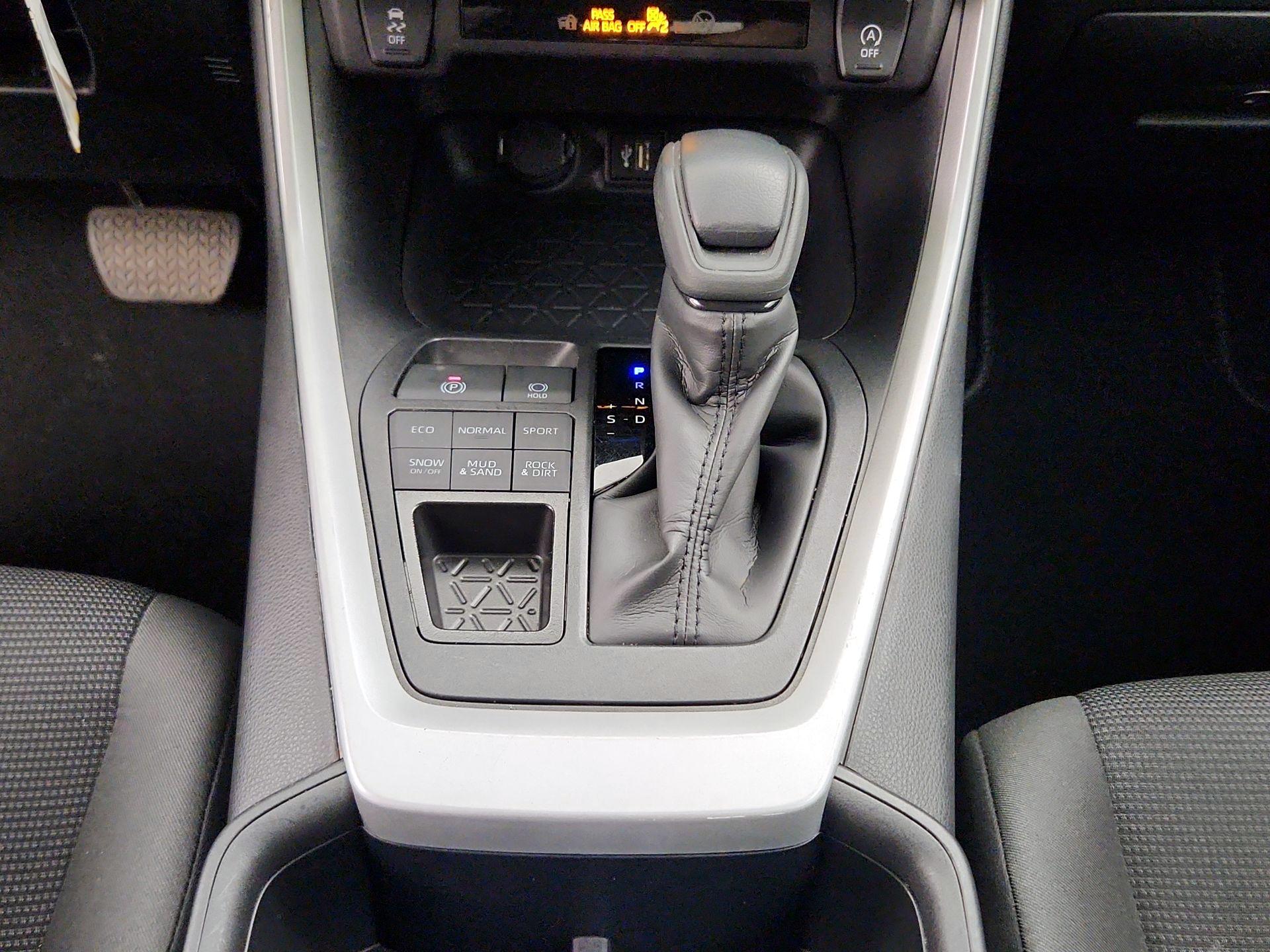 Thumbnail: 2025 Toyota RAV4 - 17