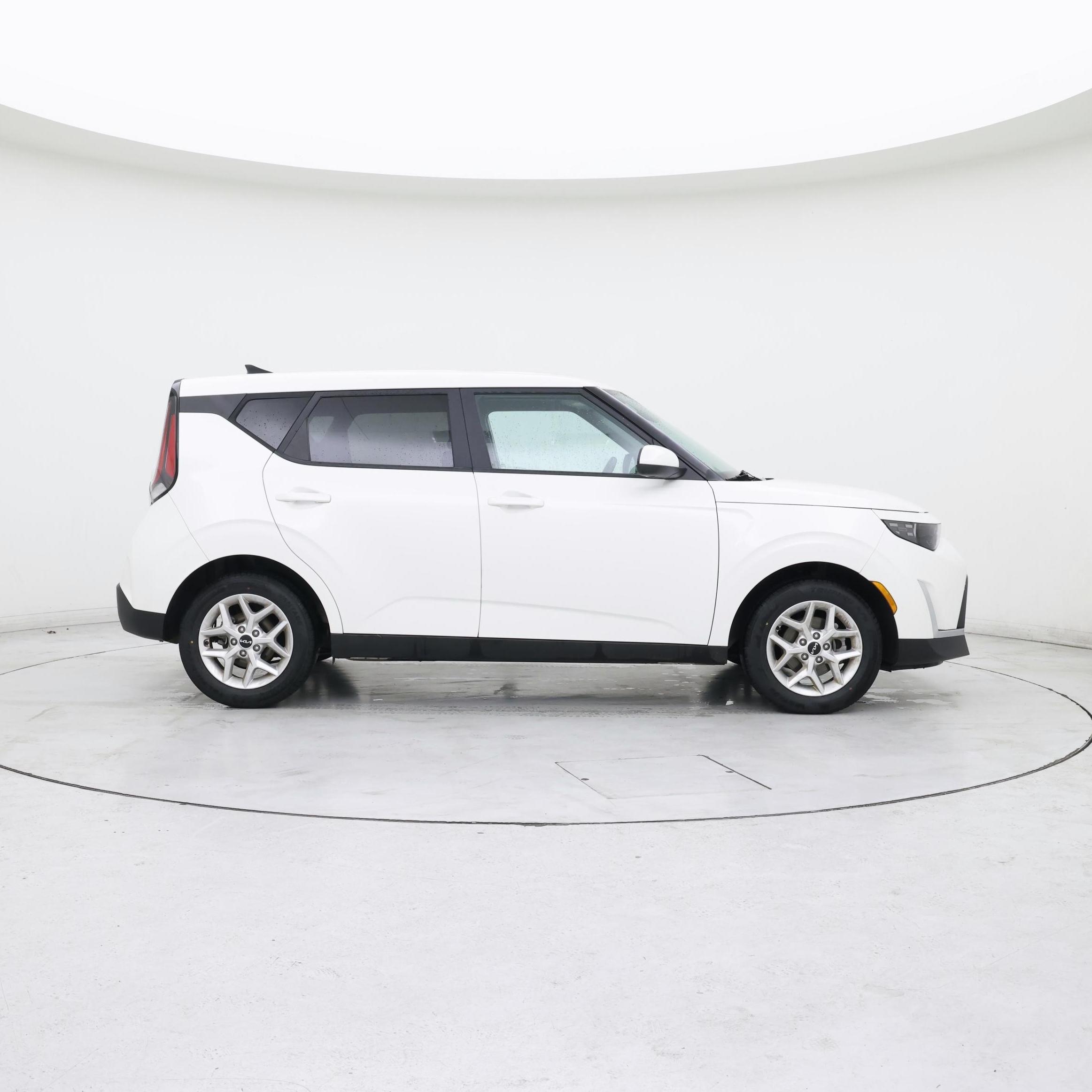 Thumbnail: 2023 Kia Soul - 7