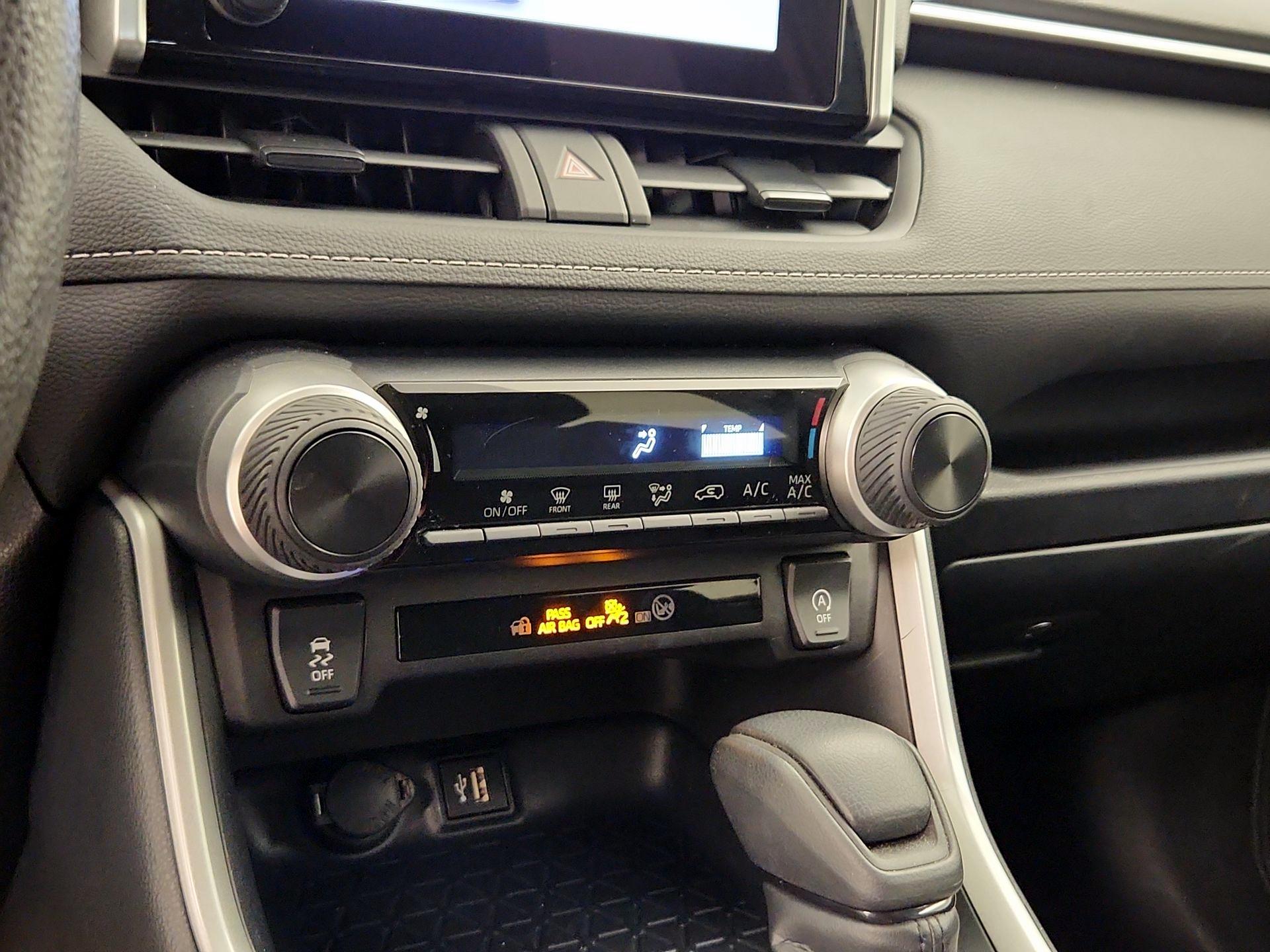 Thumbnail: 2025 Toyota RAV4 - 16