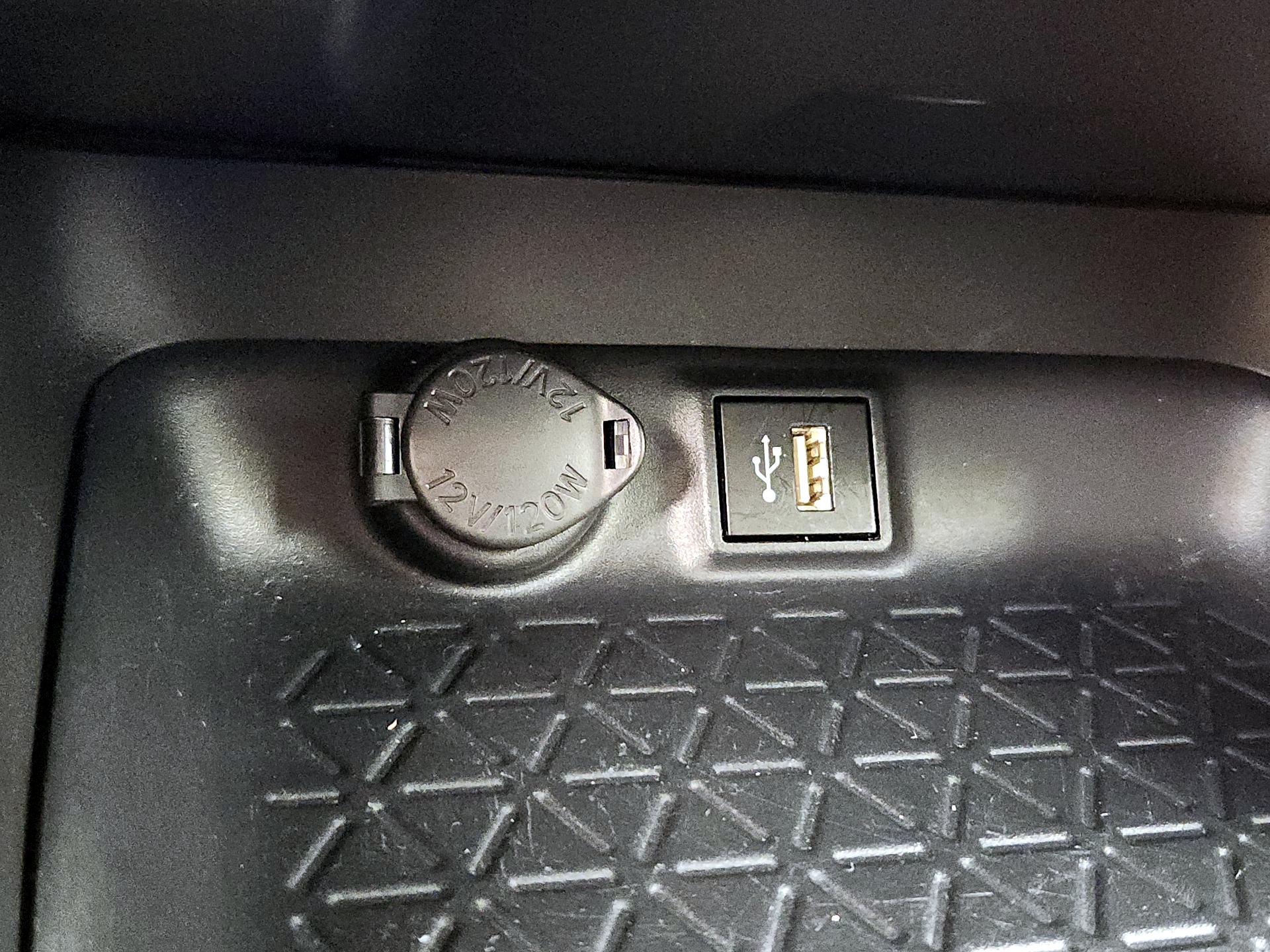 Thumbnail: 2025 Toyota RAV4 - 18